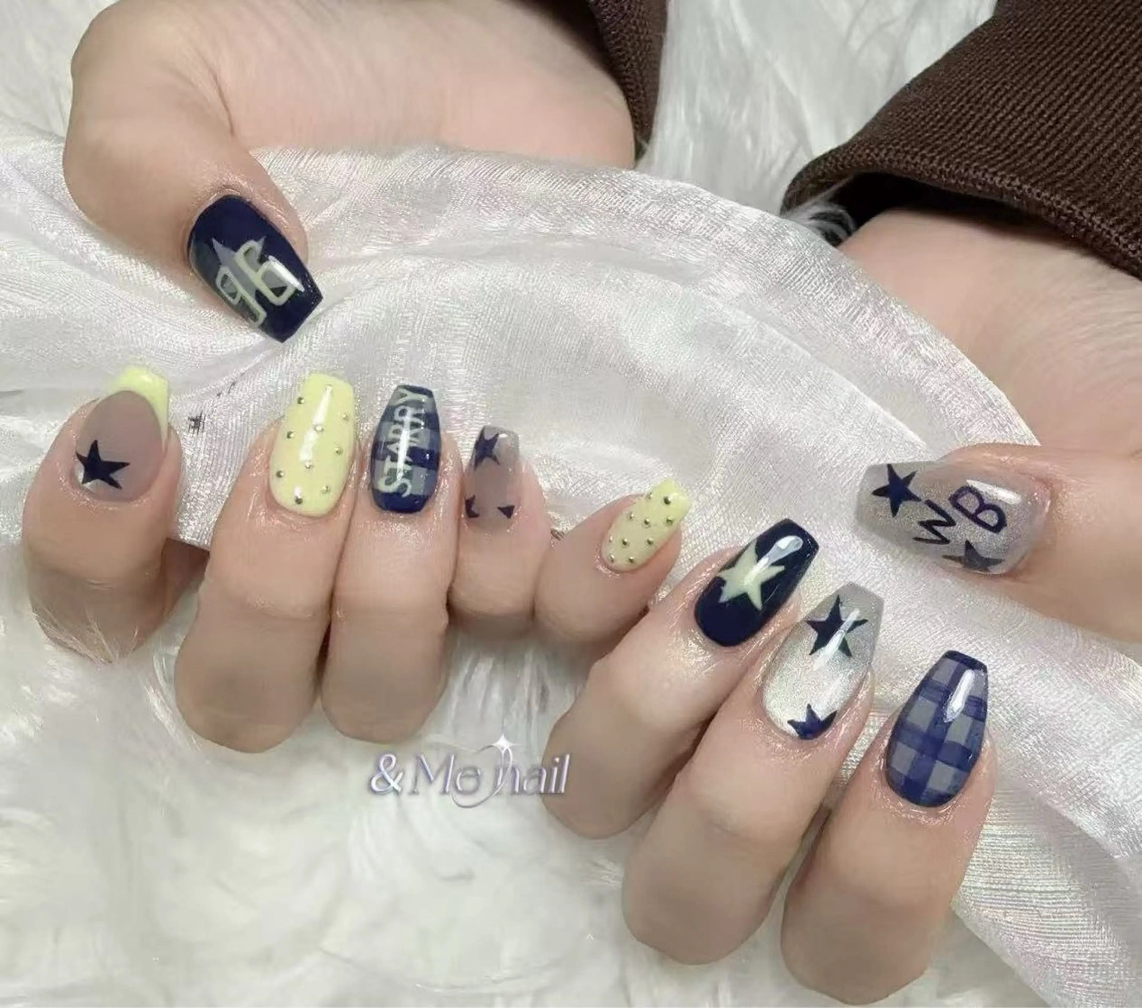 ネイル ハンドネイル &ME タカのネイルデザイン