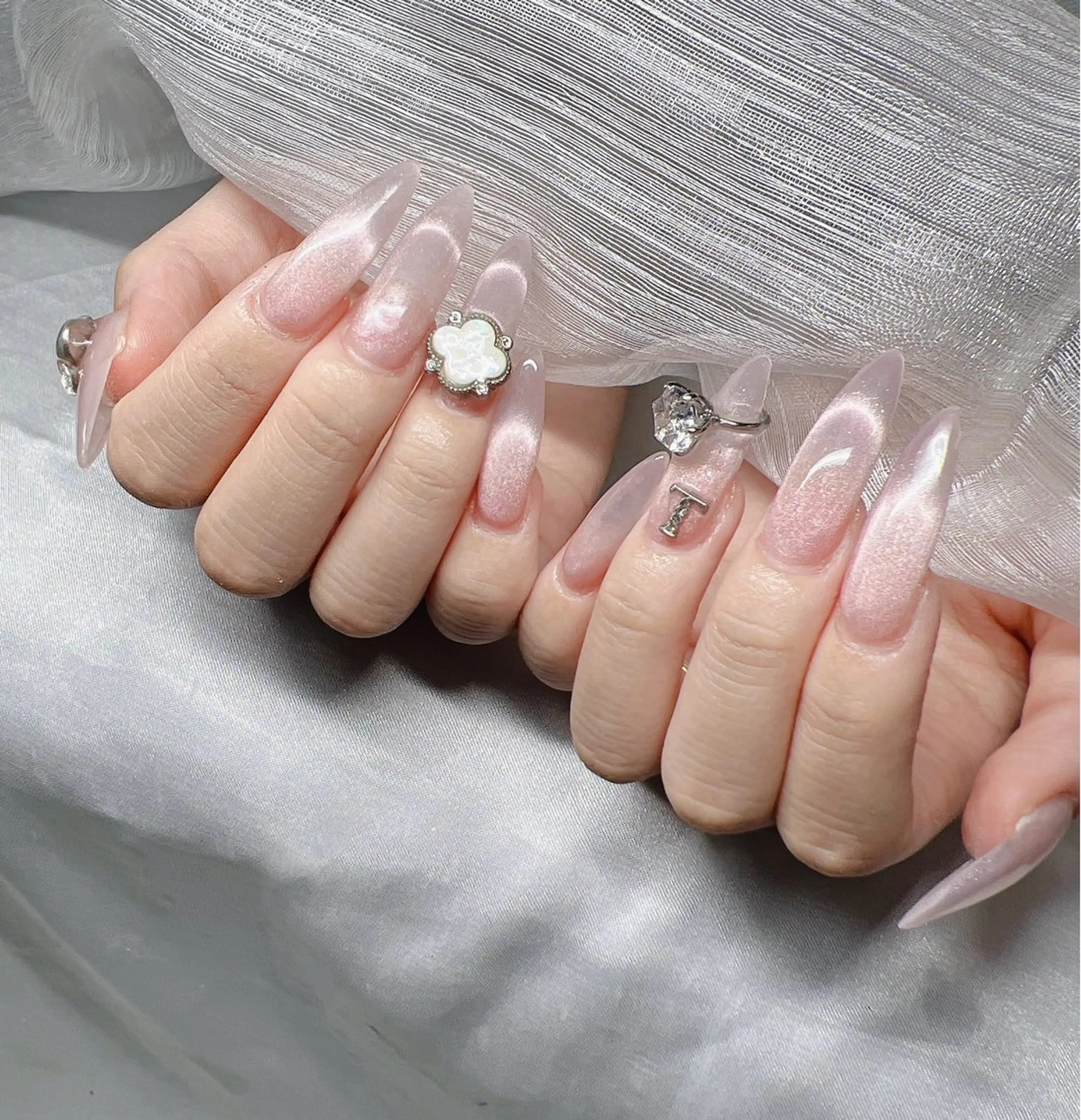 ネイル ハンドネイル Lee Nailsのネイルデザイン