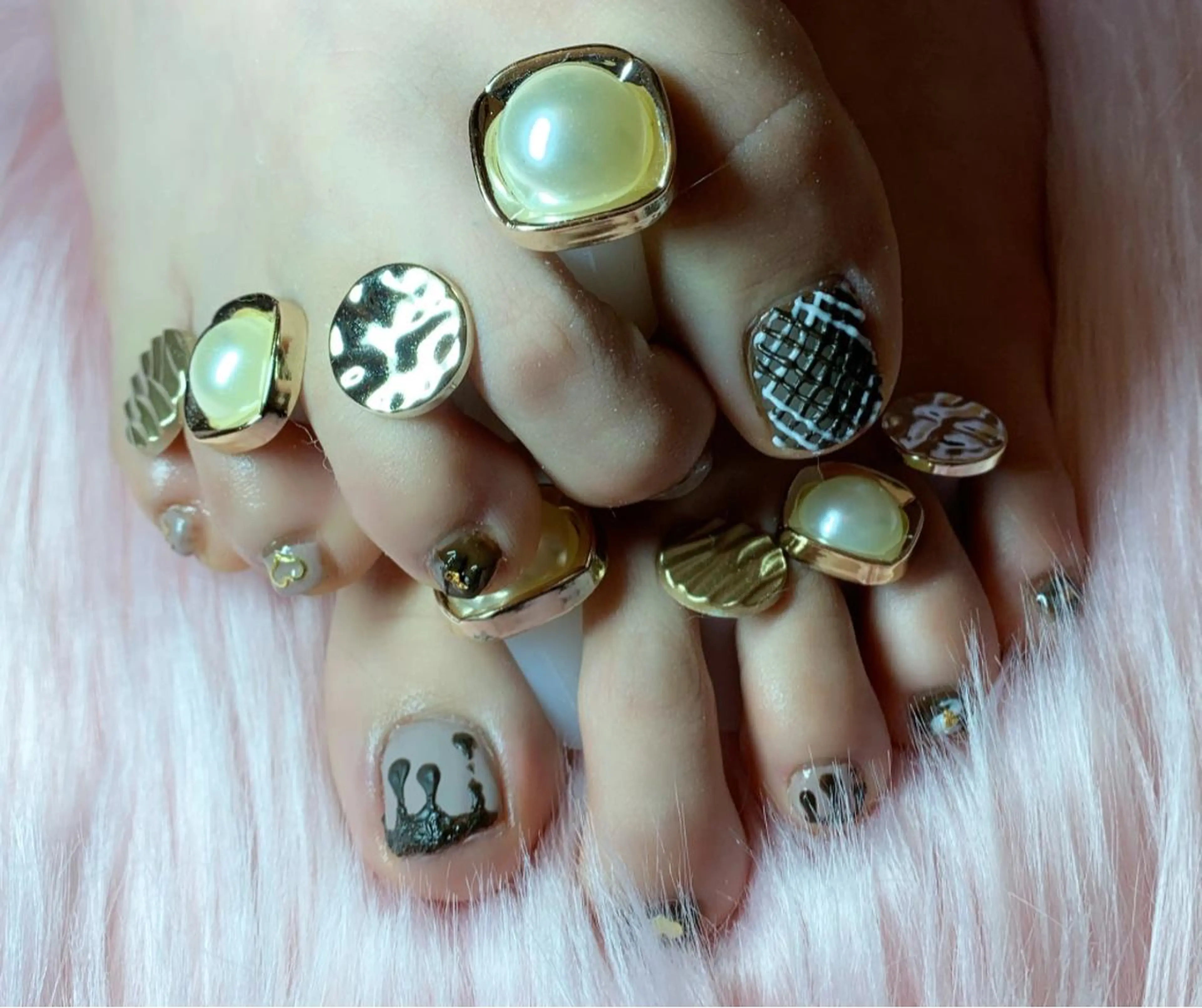 ネイル アニマル柄 アートネイル フットネイル ニュアンスネイル ネイルチップ x.1.0.nail ♡Cのネイルデザイン