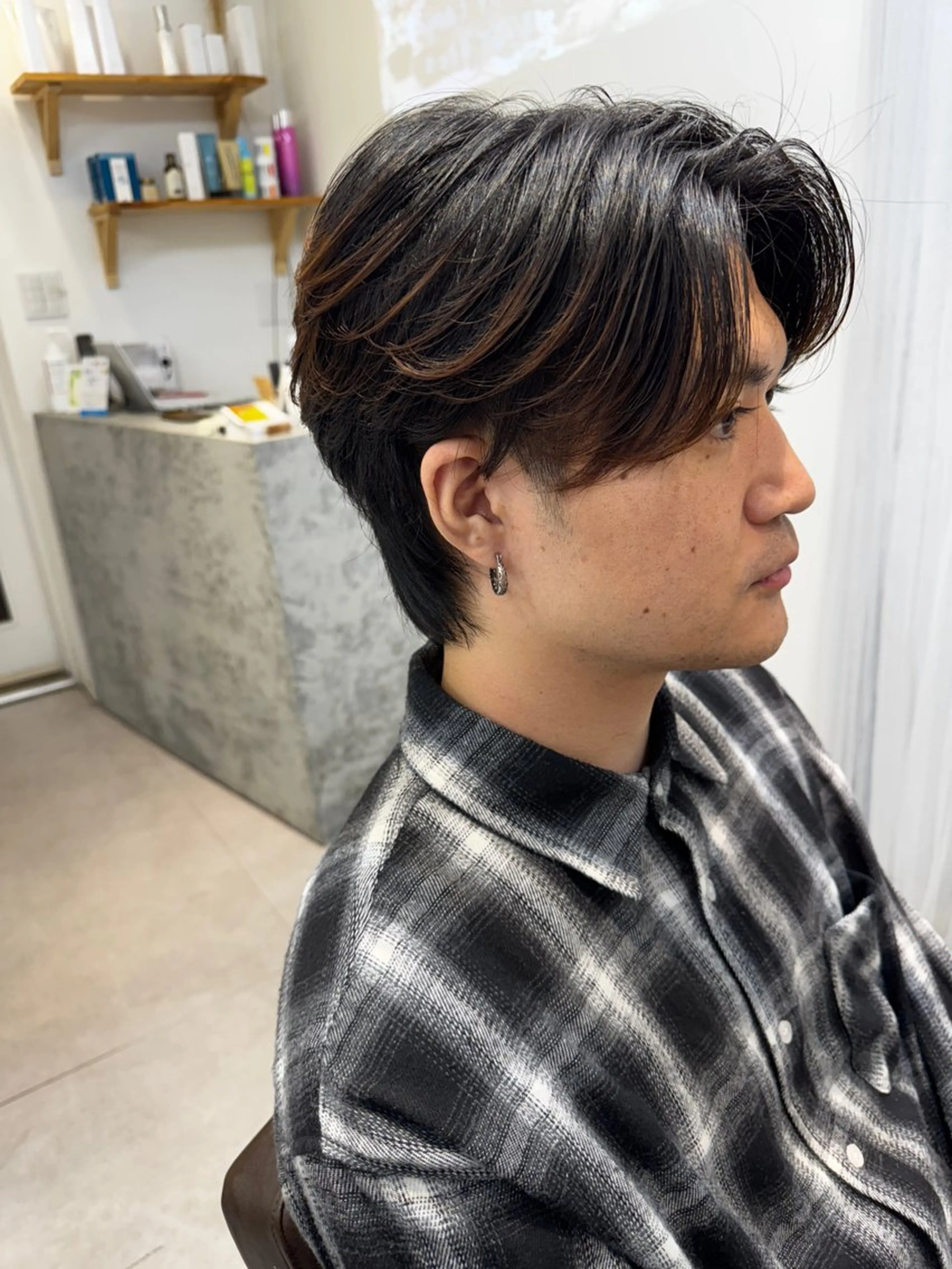 ミディアム パーマ メンズ ミディアムパーマ フェザーパーマ メンズパーマ カット パーマ トリートメント 似合う髪型が 分からない方へのヘアスタイル