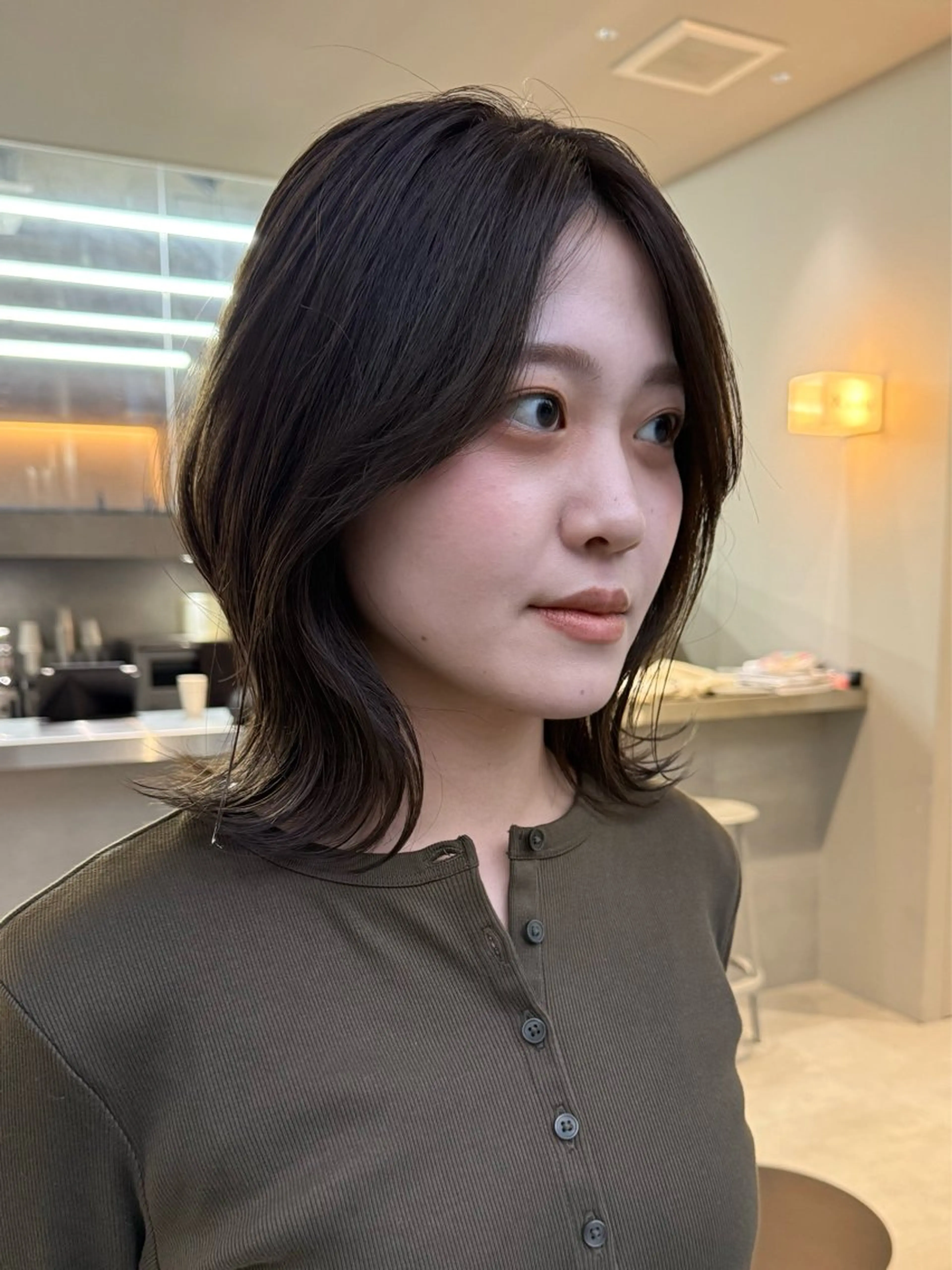 ミディアム カラー アッシュ アッシュブラウン ブラウンカラー 吉川 未佑のヘアスタイル