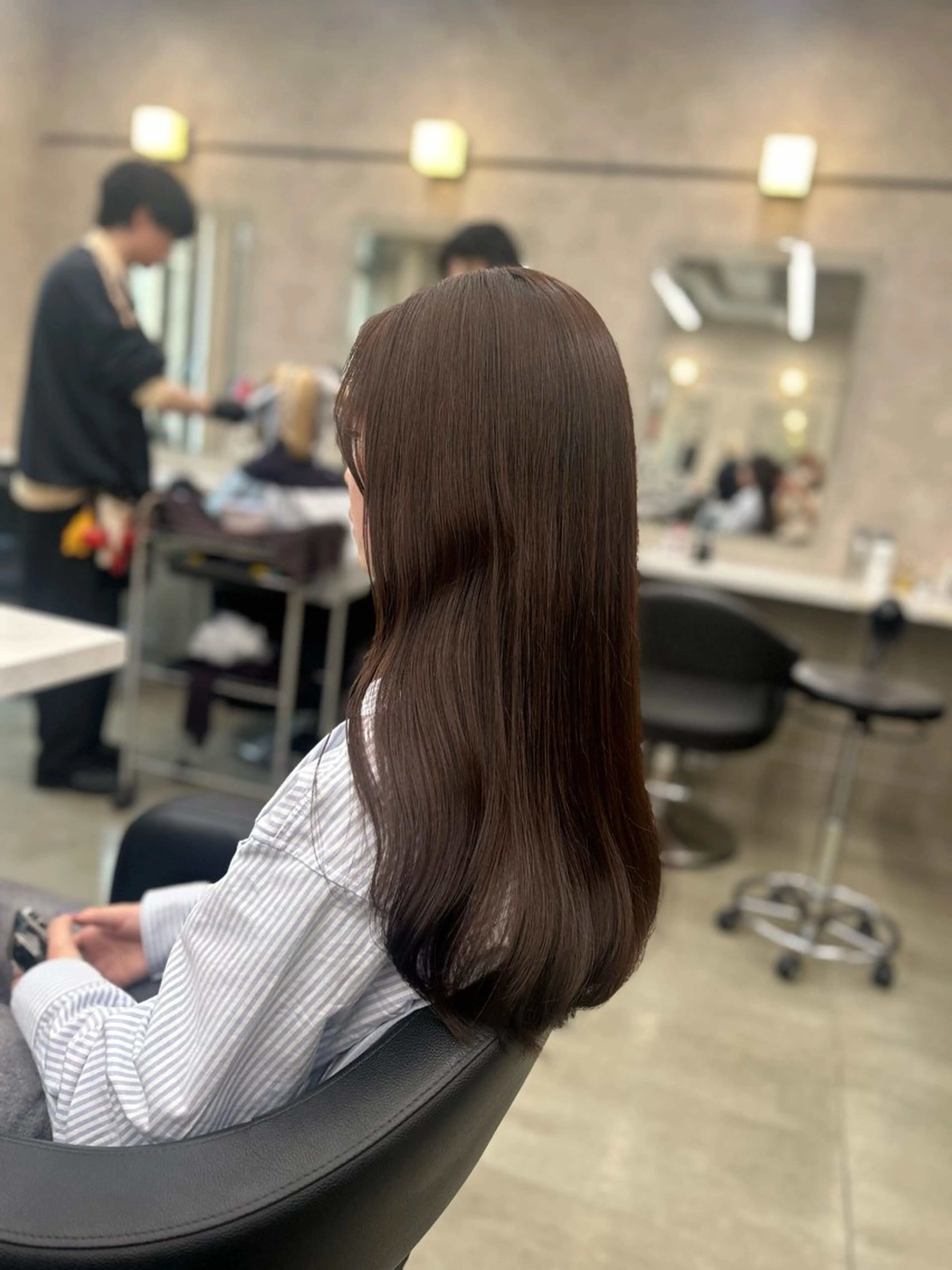 カラー ヘアカラー 透明感ベージュ🤎 ナチュラルレイヤーのヘアスタイル