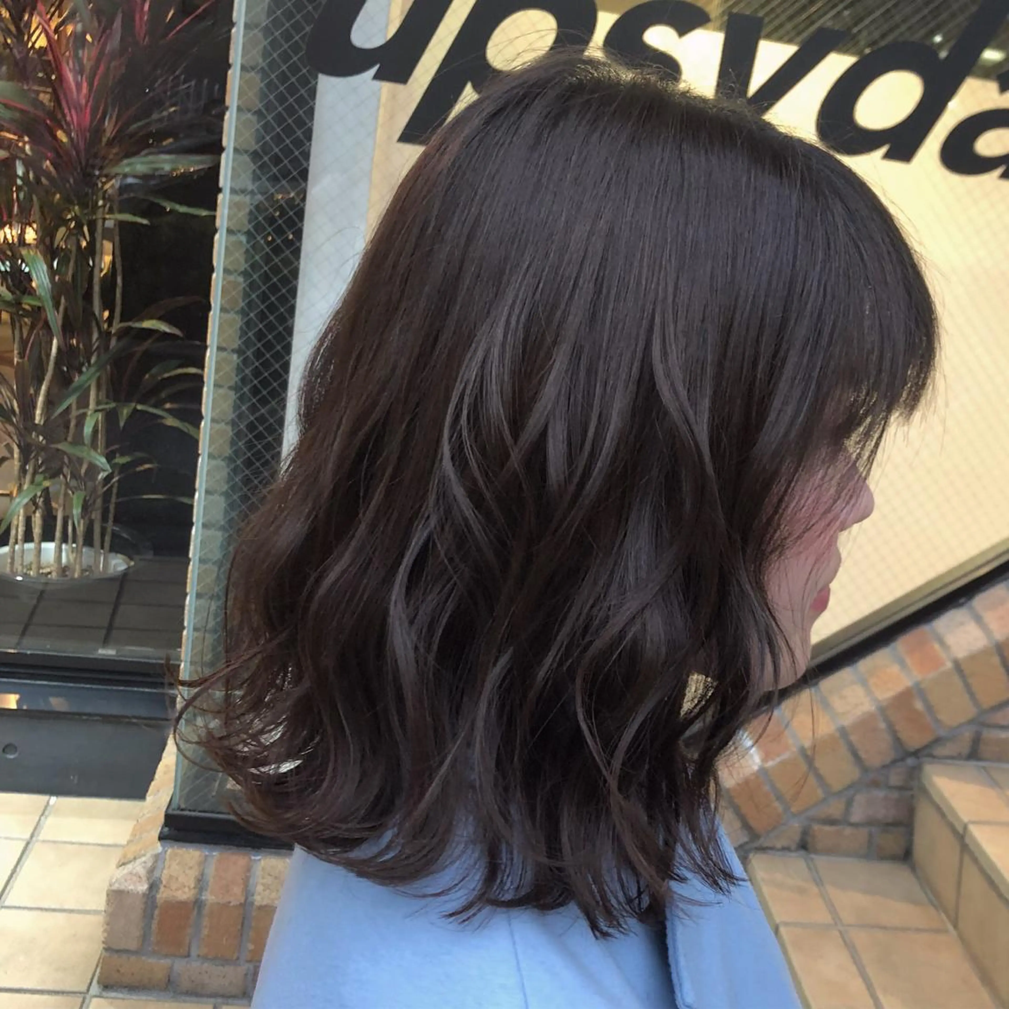 ミディアム カラー ヘアアレンジ 八巻 晴香のヘアスタイル