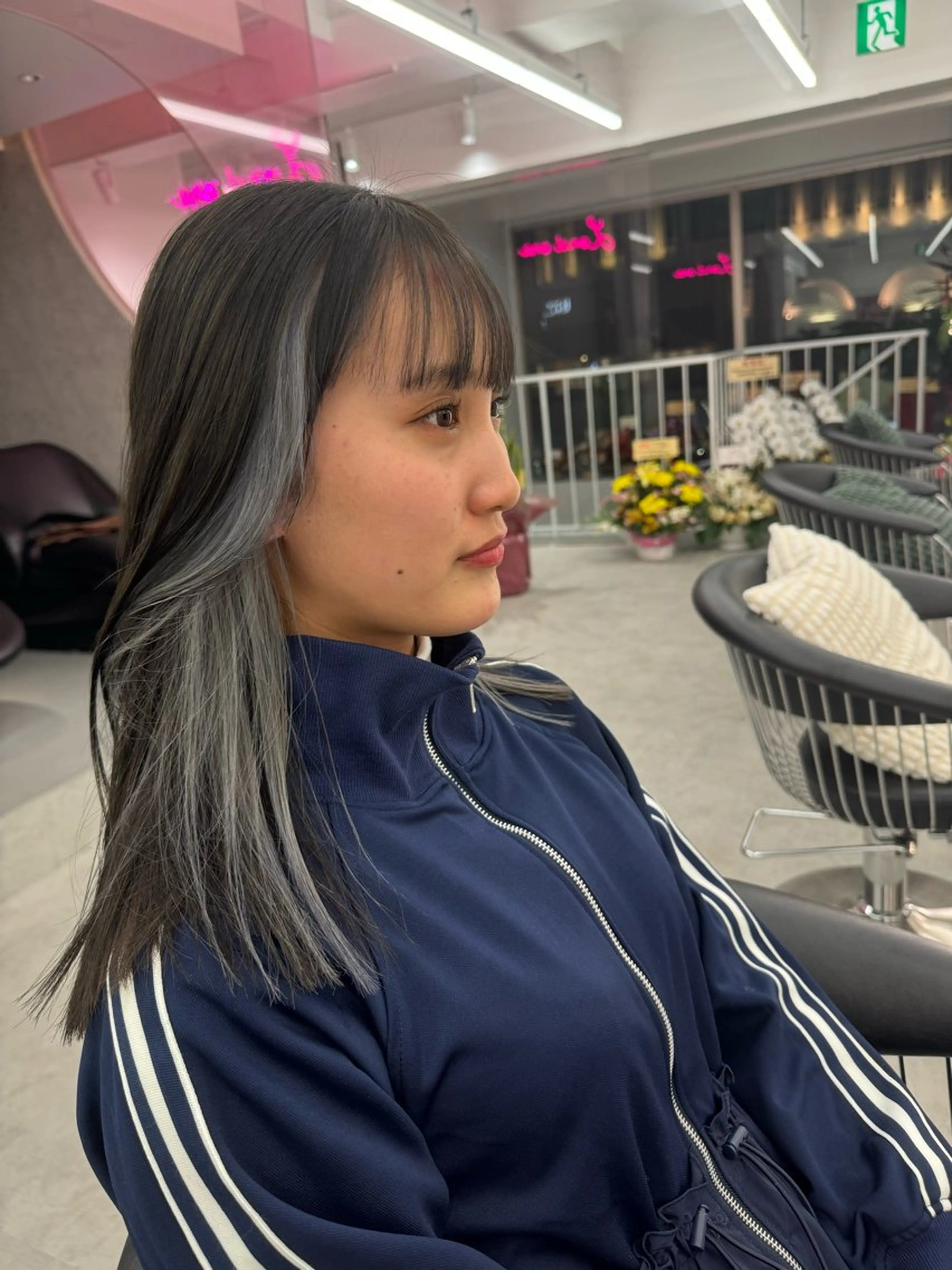 ミディアム カラー シルバー カット ヘアカラー トリートメント ブリーチ特化 梅田本多翔のヘアスタイル