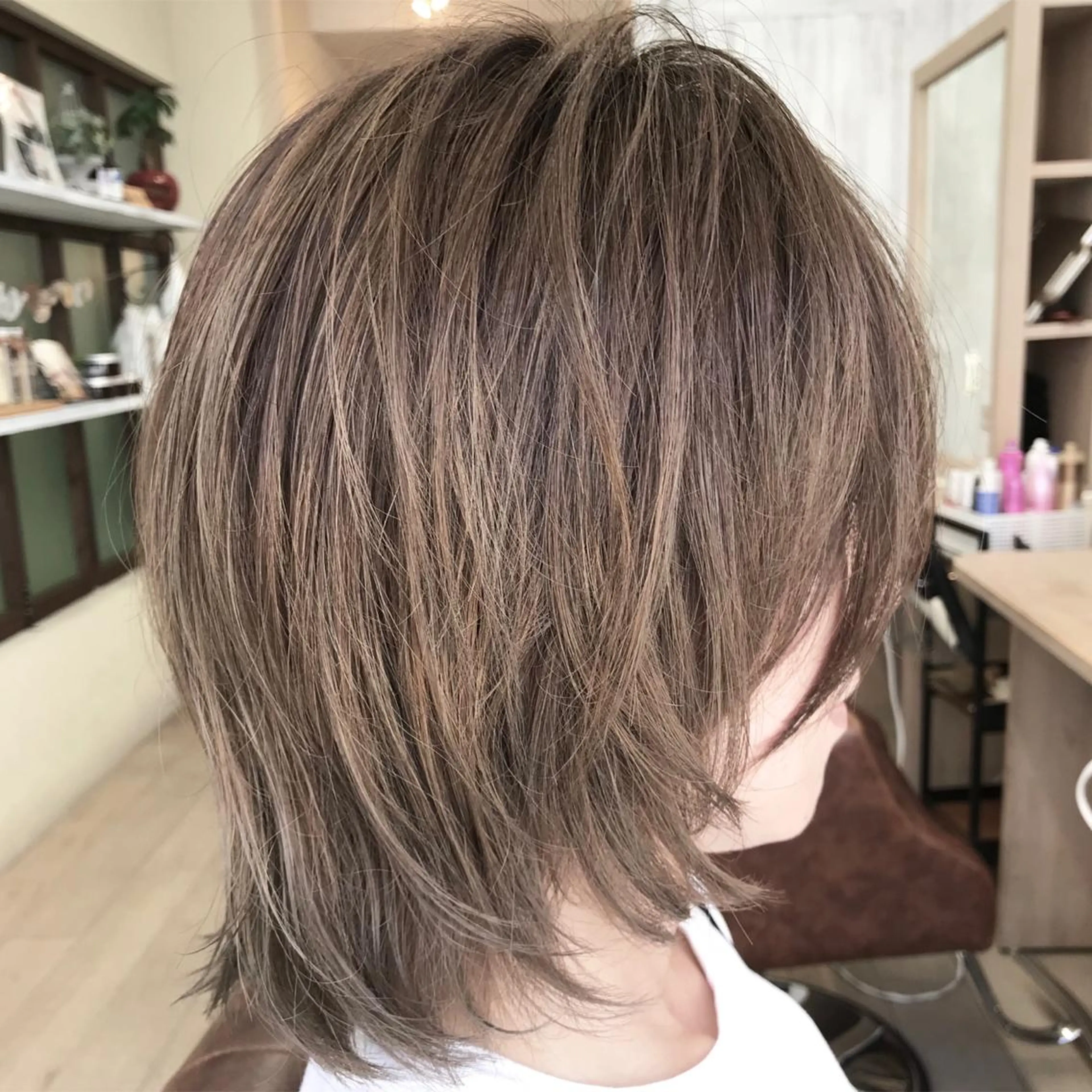 ミディアム カラー 濱岡 恭子のヘアスタイル