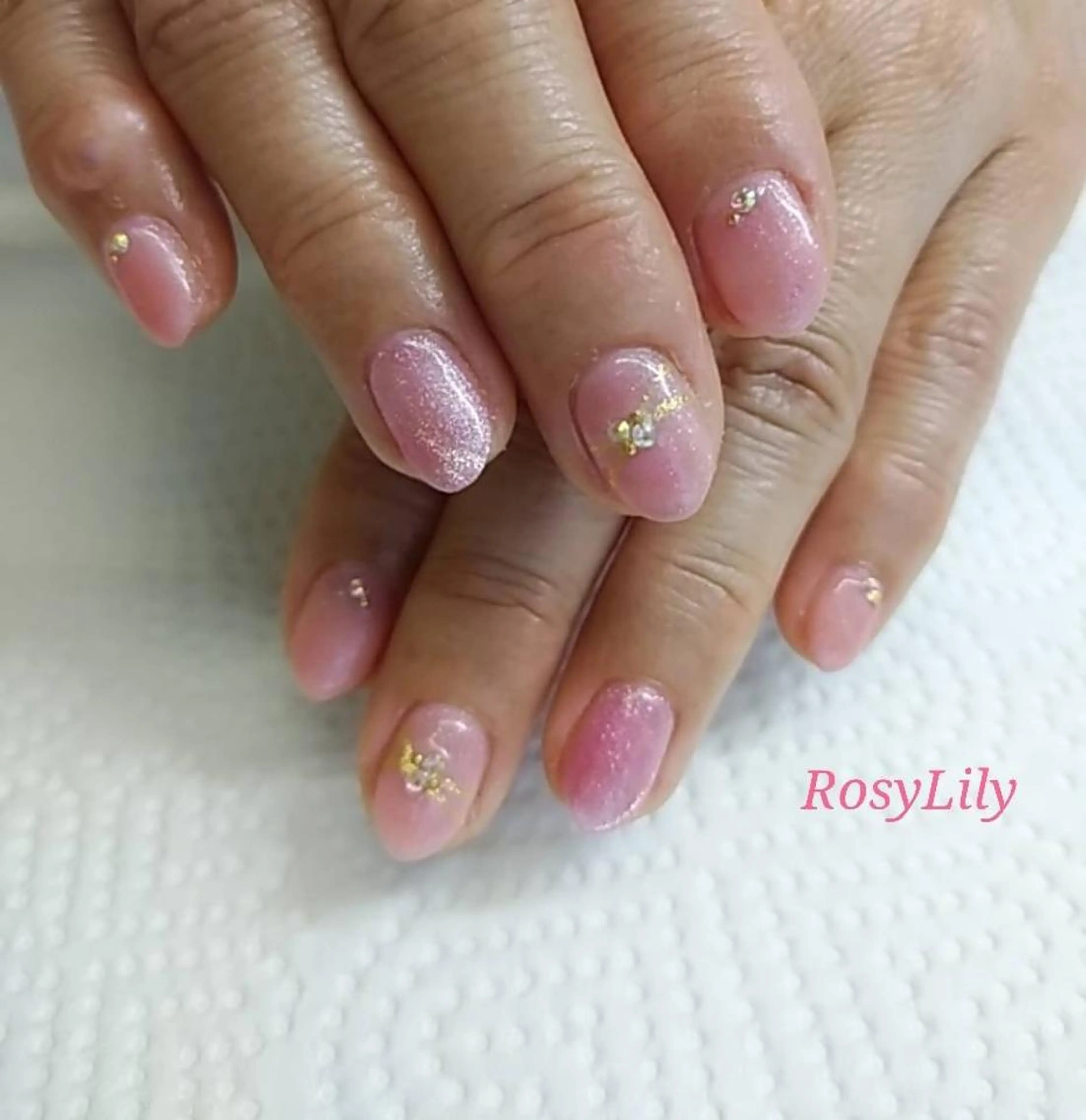 ネイル アートネイル マグネットネイル ピンク ハンドネイル ハンドケア プライベートサロン Rosy Lilyのネイルデザイン