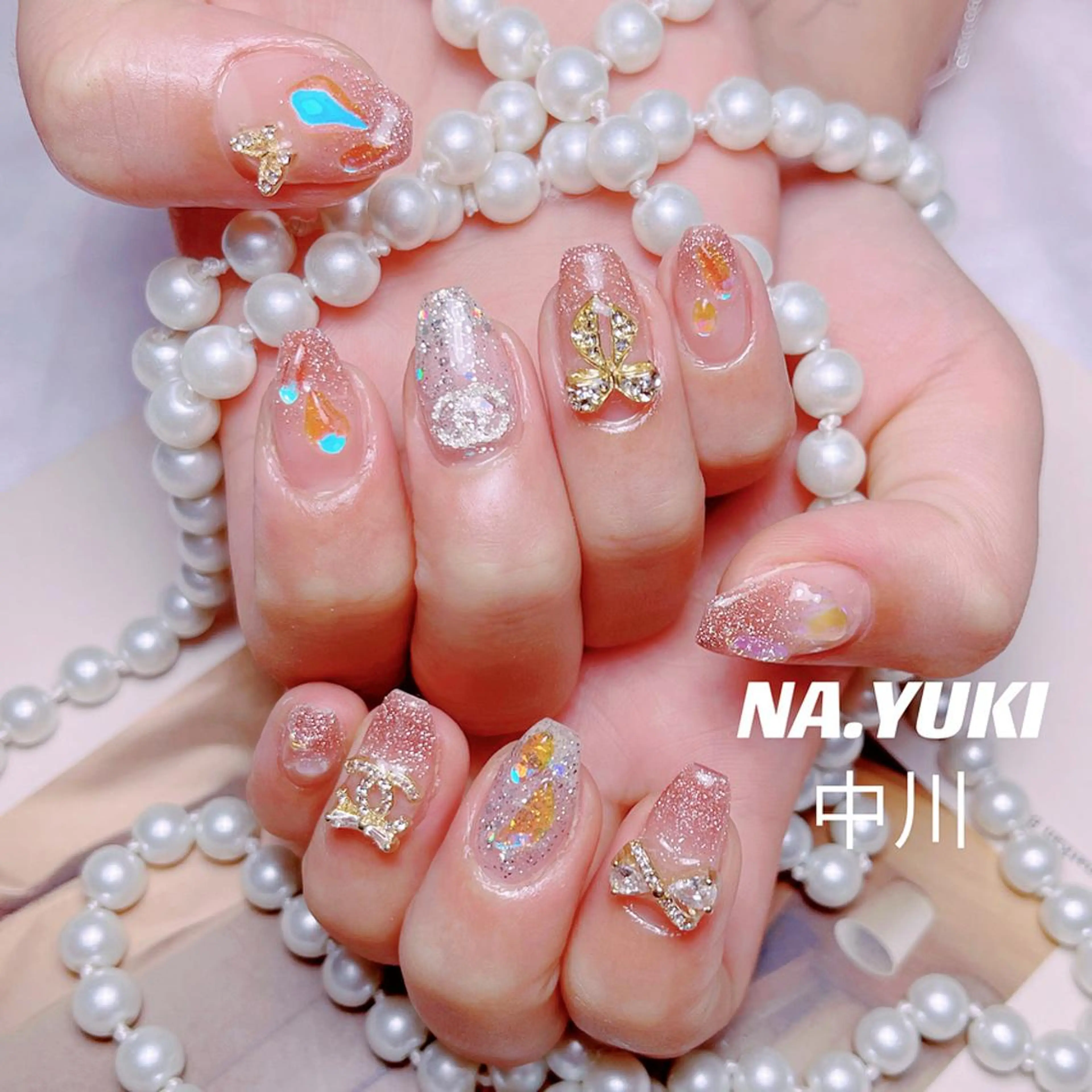 ネイル 🦋 Queenieのネイルデザイン