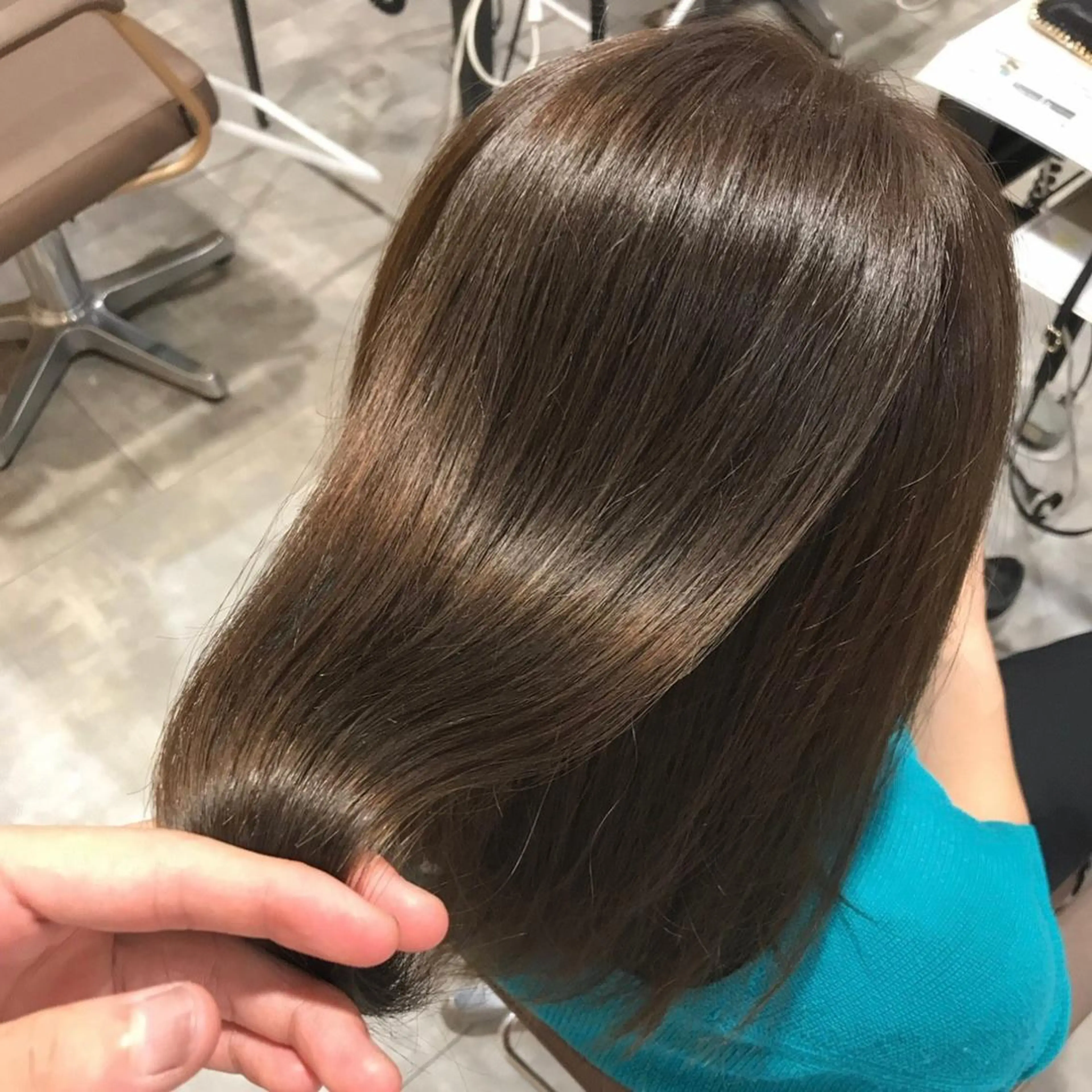 ミディアム カット ヘアカラー arc. arc.のヘアスタイル
