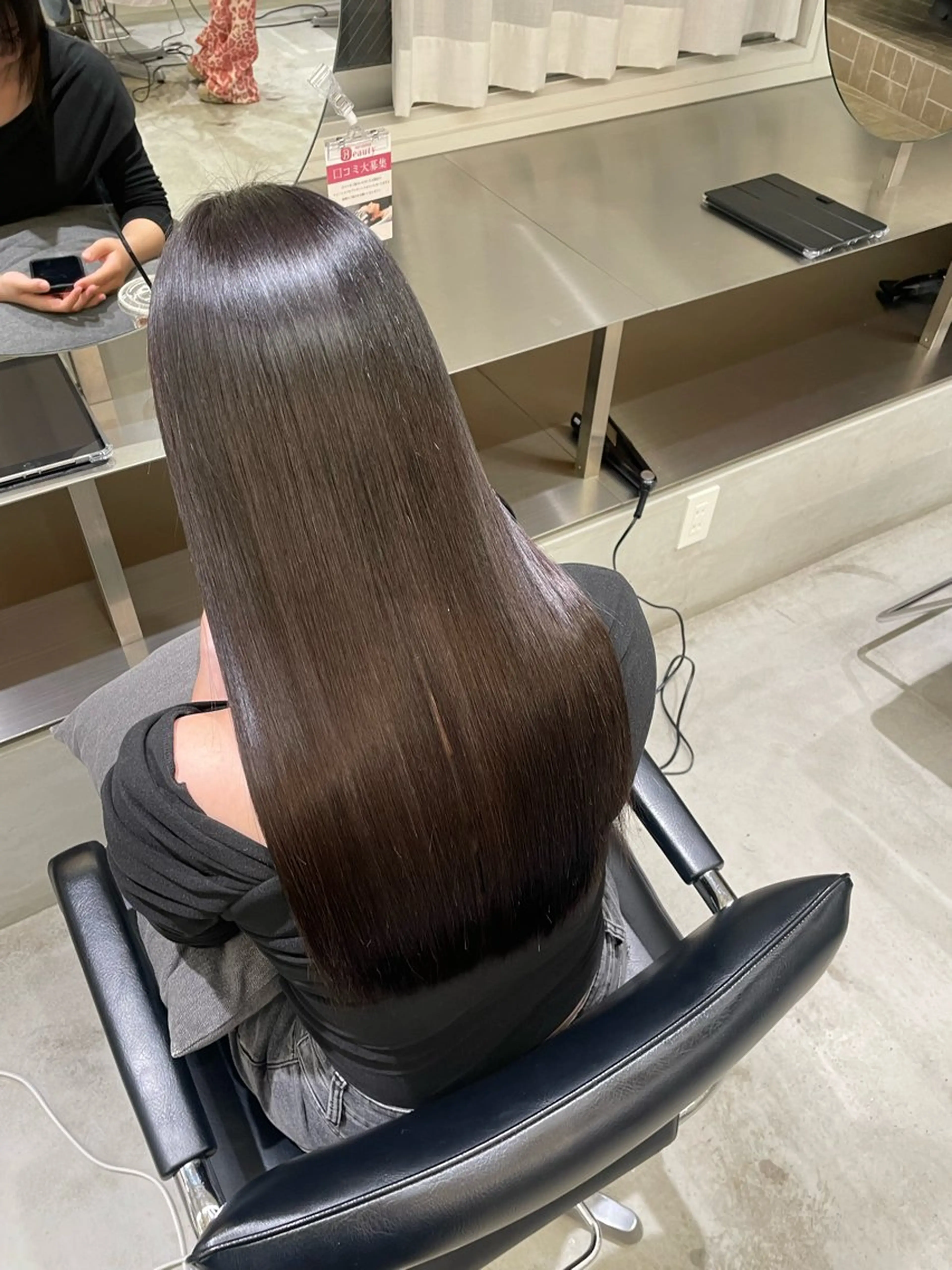 ロング ボブ 顔周りカット ハイライト 髪質改善 韓国風ヘア 安達 萌花のヘアスタイル