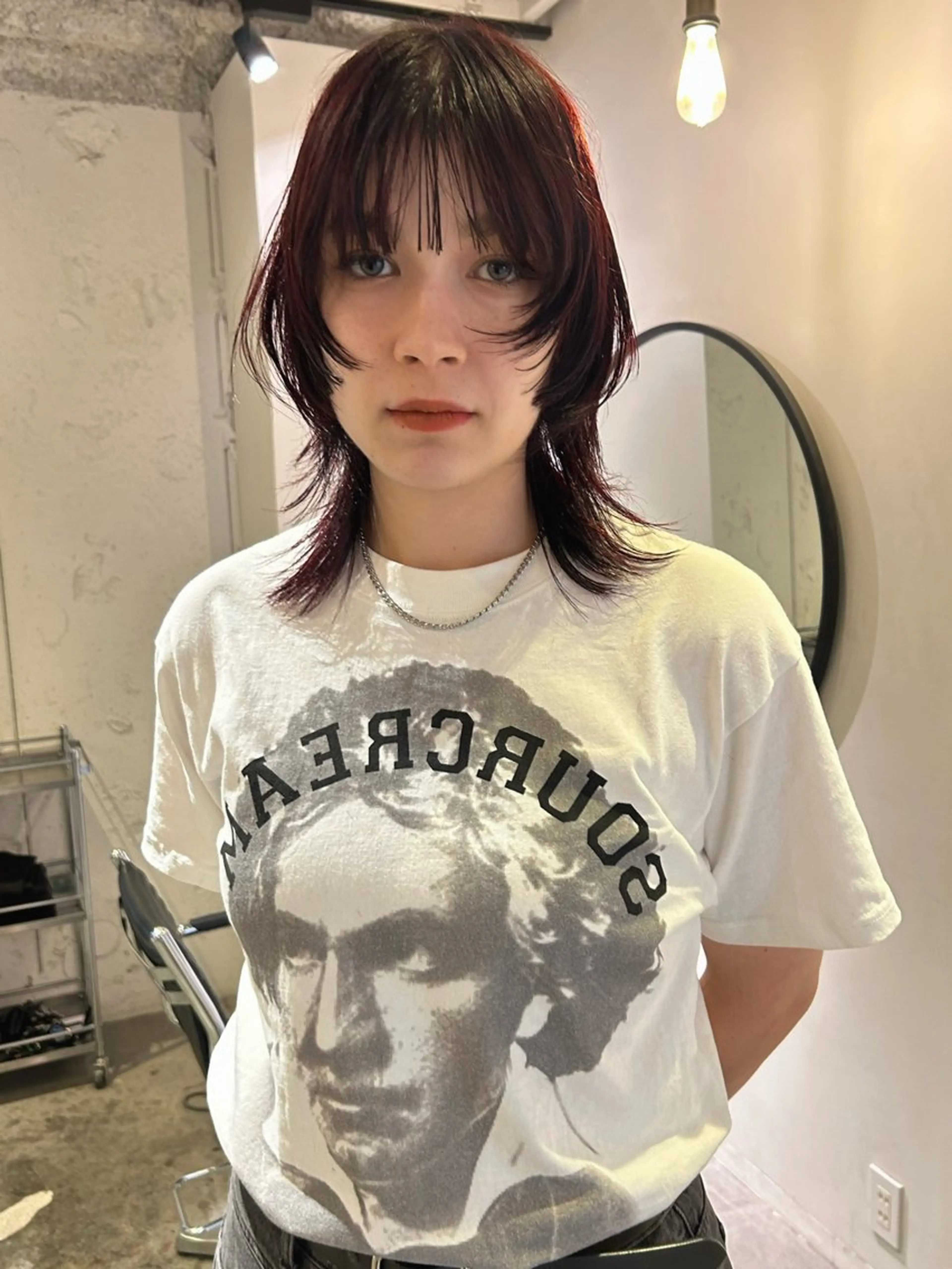 ミディアム カラー ボルドーカラー レイヤーカット カット ヘアカラー トリートメント Loom.所属・村上雅人 ナチュラルモードのヘアスタイル