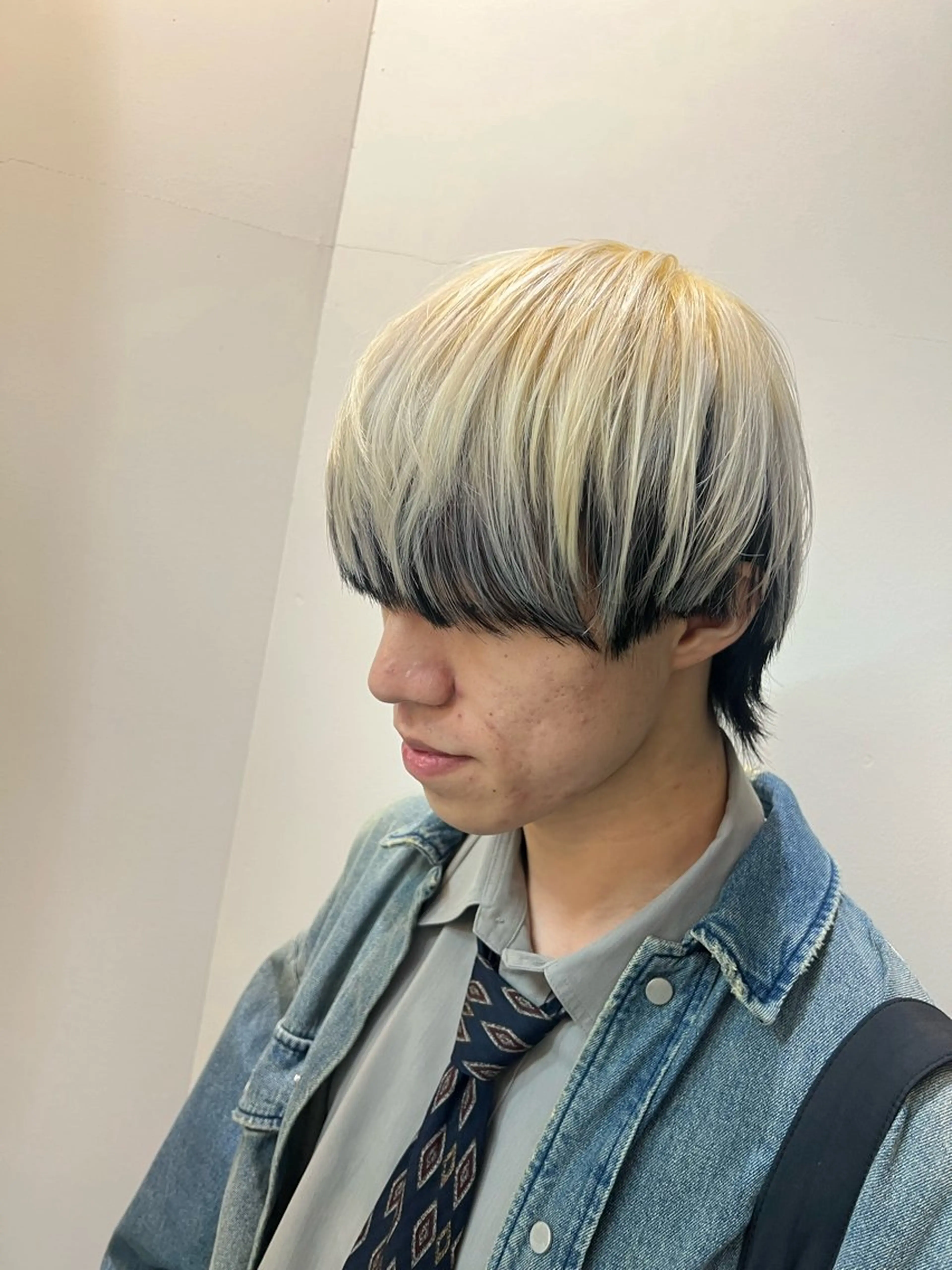 カラー メンズ ダブルカラー寒色系 ボリューム改善ハヤトのヘアスタイル