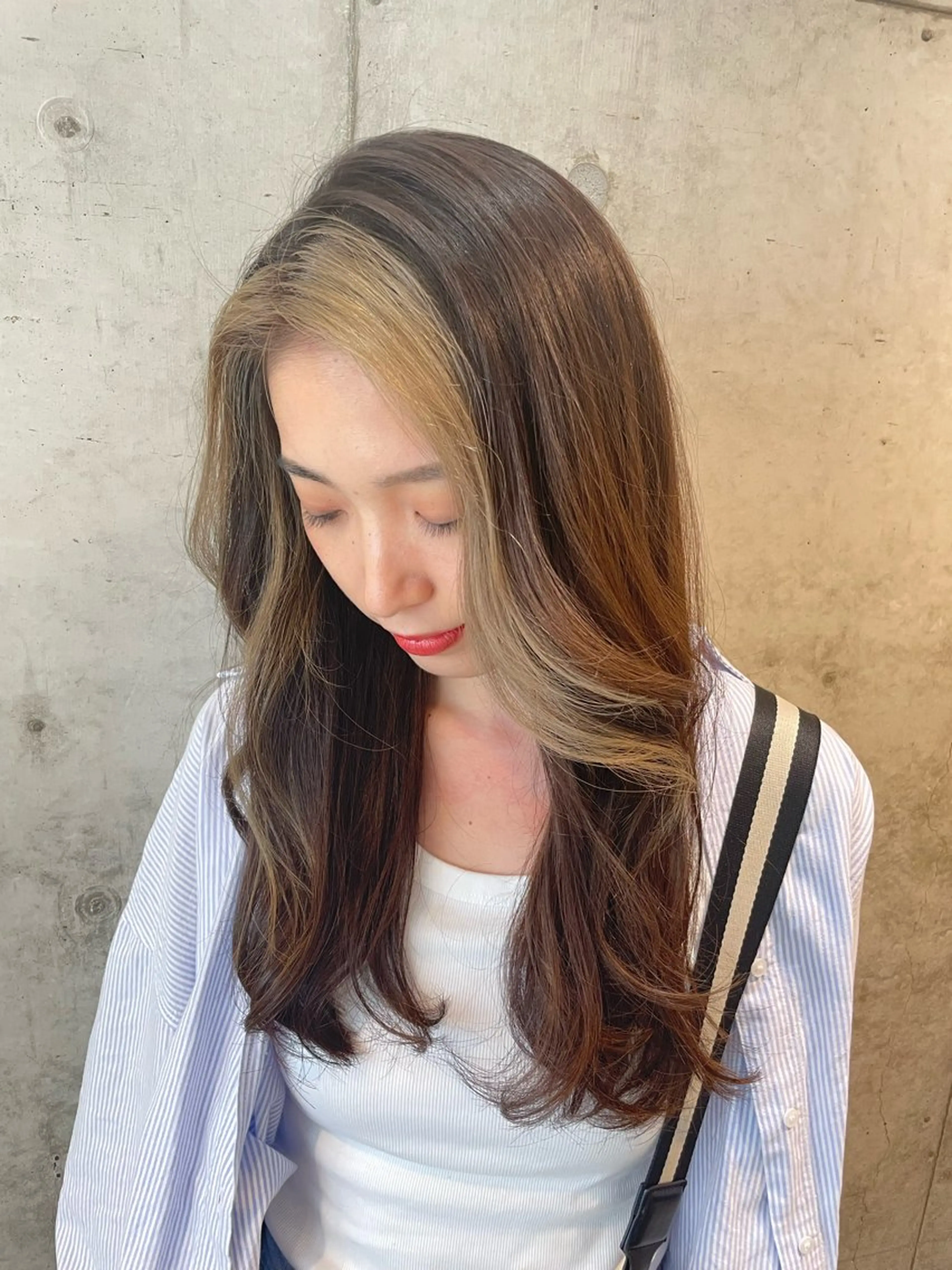 ロング カラー ミストバング ブリーチ デザインカラー カット ヘアカラー トリートメント piece201所属・藤原 ちひろのヘアスタイル