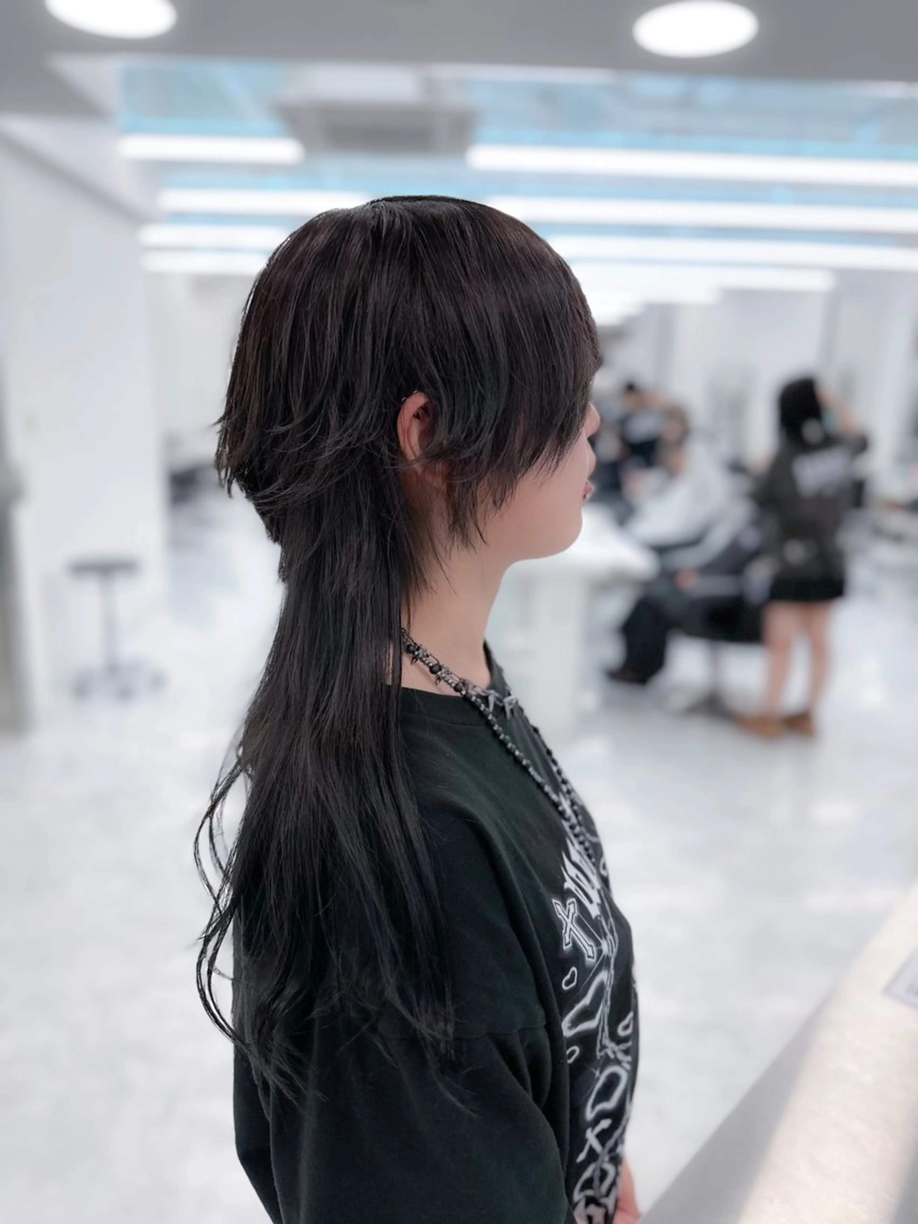 セミロング カラー ウルフ&レイヤー特化 まとまる美髪矯正のヘアスタイル