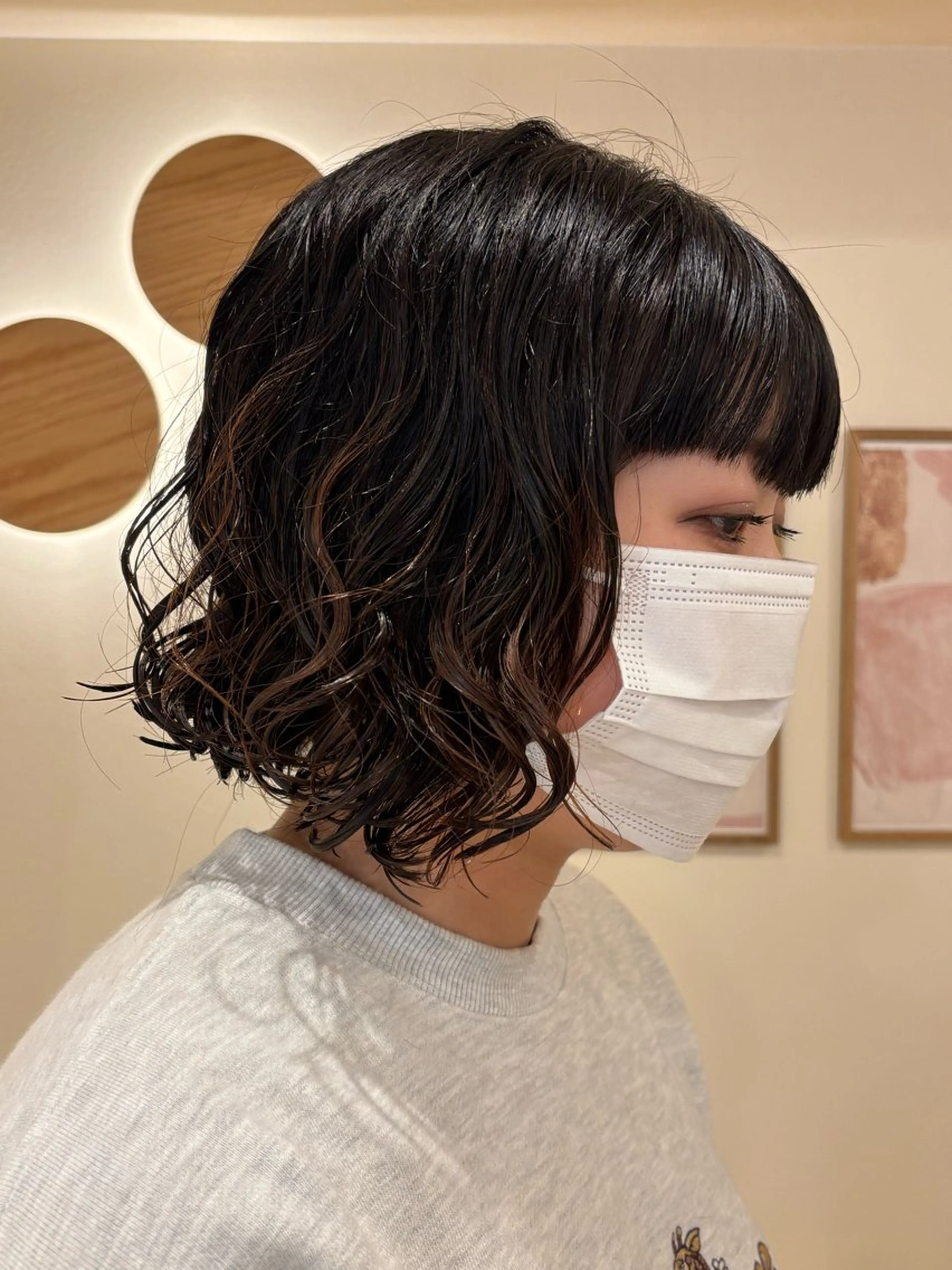 ミディアム パーマ ミディアムパーマ ボブ カット パーマ シンバヒナノ/パーマ レイヤー/髪質改善のヘアスタイル