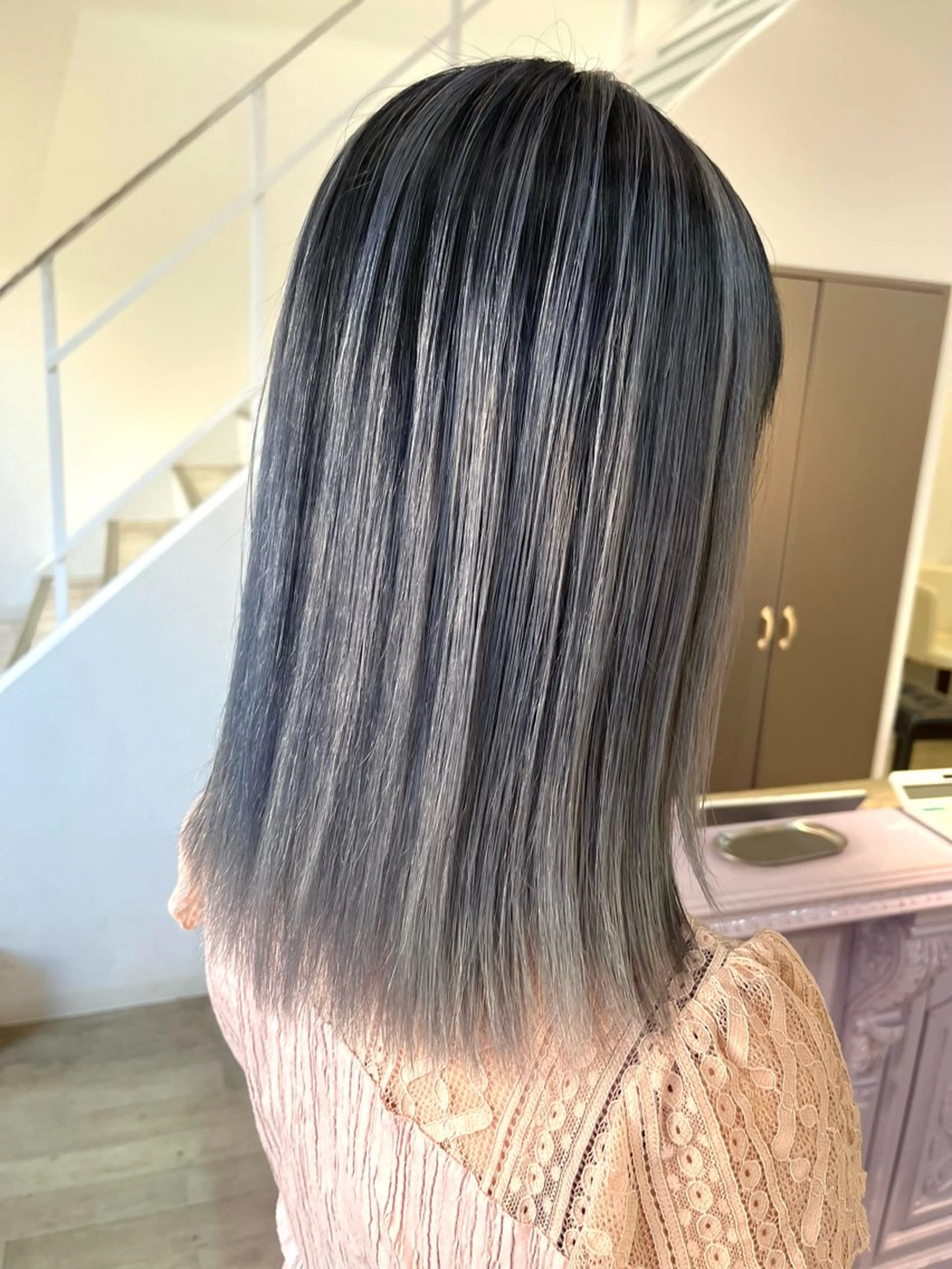 セミロング カラー バレイヤージュ レイヤーカット Emma ecole所属・Emma ecole /栄/RIOのヘアスタイル