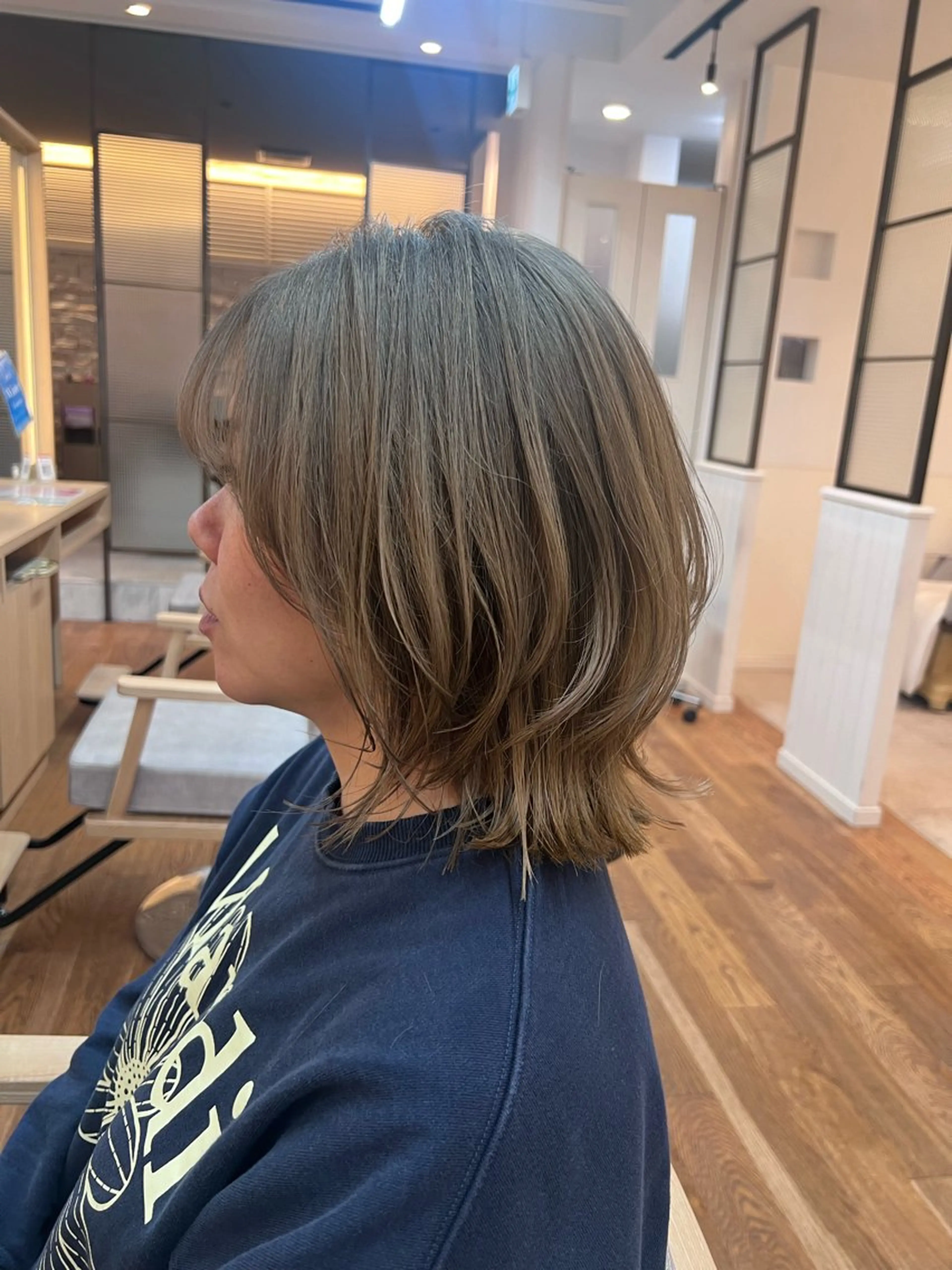 ミディアム カラー ✂︎HITOMI✂︎ 副店長のヘアスタイル