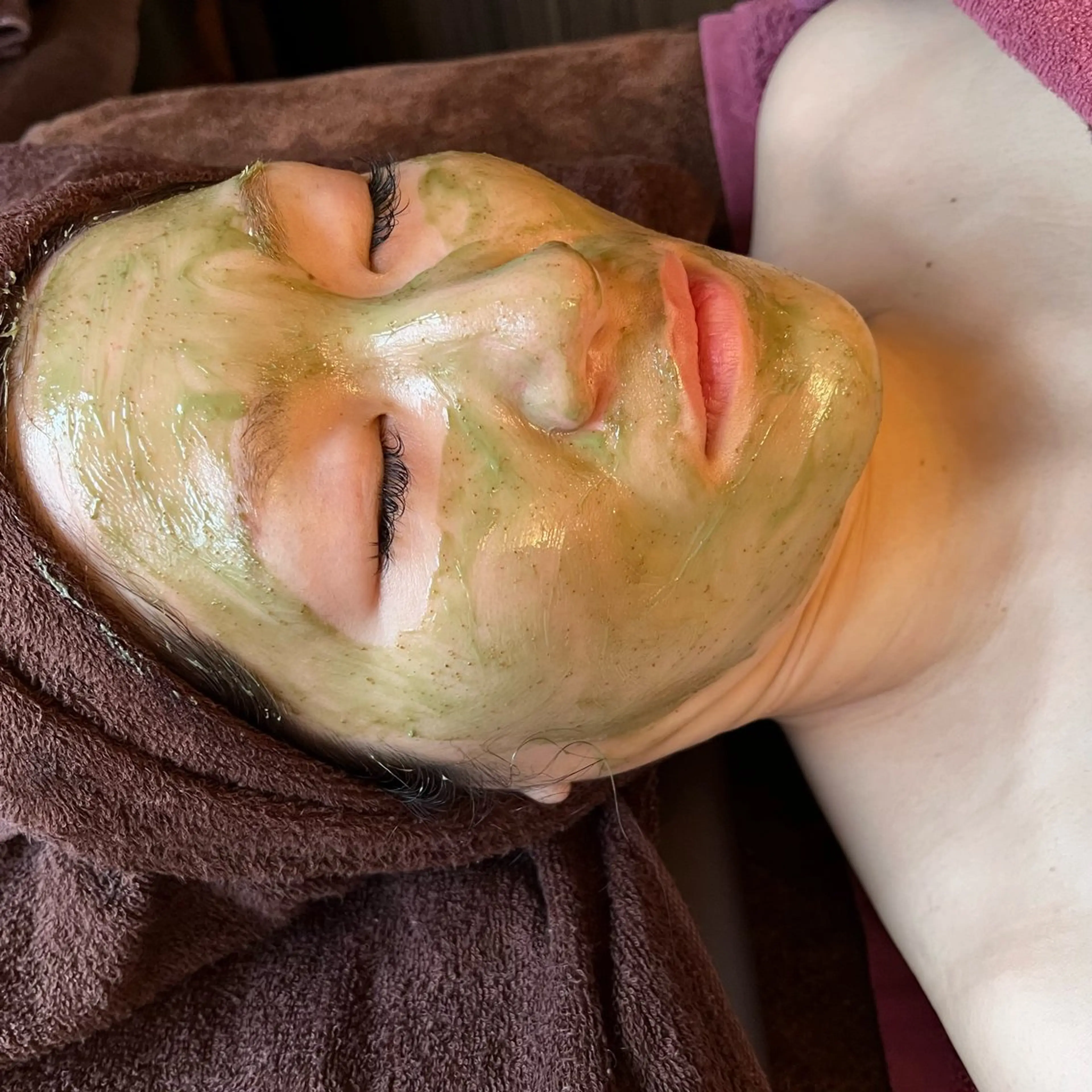 ハーブピーリング 痩身　漢方よもぎ蒸しのエステ・リラクイメージ