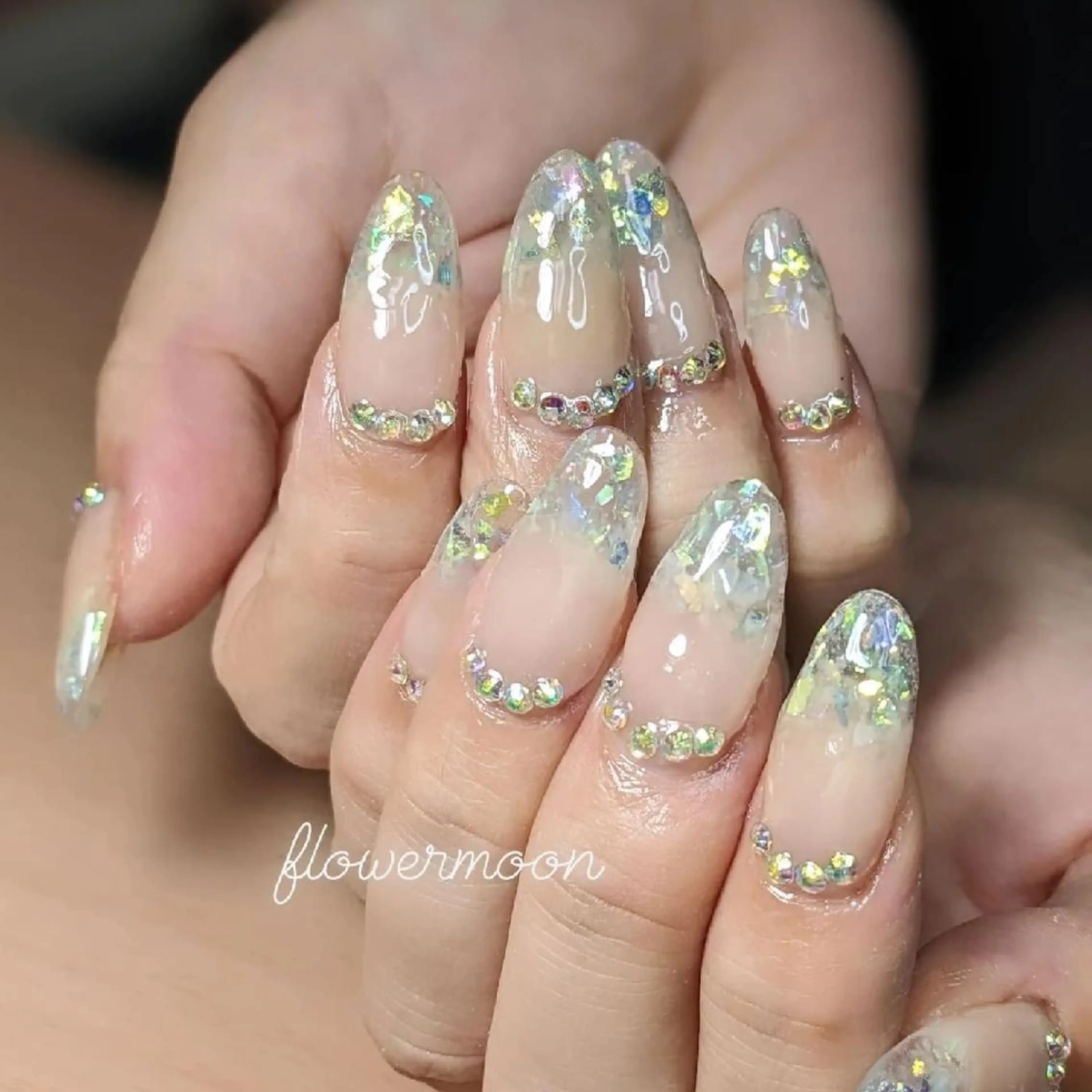 ネイル クリアネイル フラワー ムーンのネイルデザイン