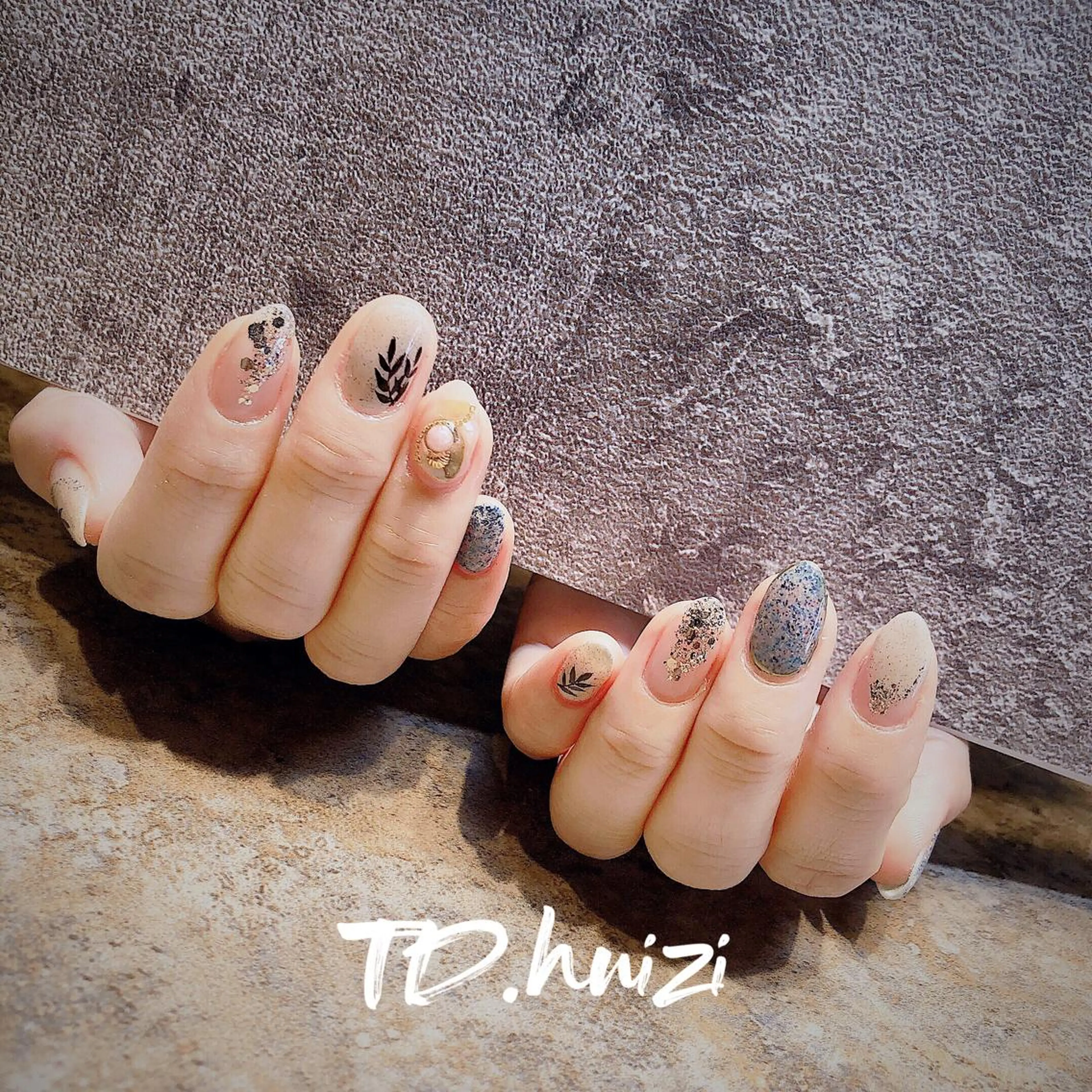 ミディアム めぐみのネイルサロン スタッフ練習のネイルデザイン