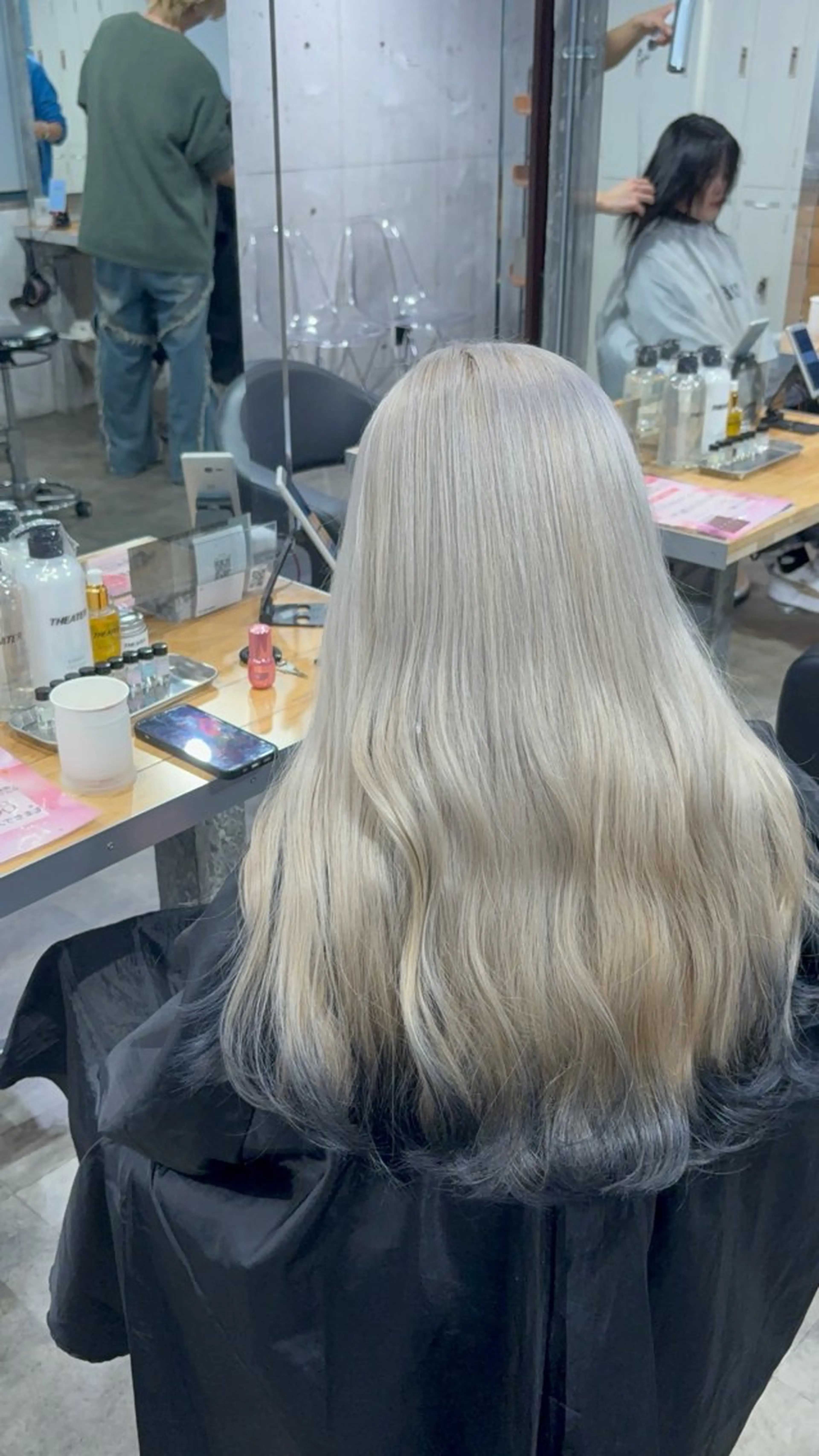 ロング カラー 🦋chisa🦋 暗髪韓国ヘア🤍のヘアスタイル