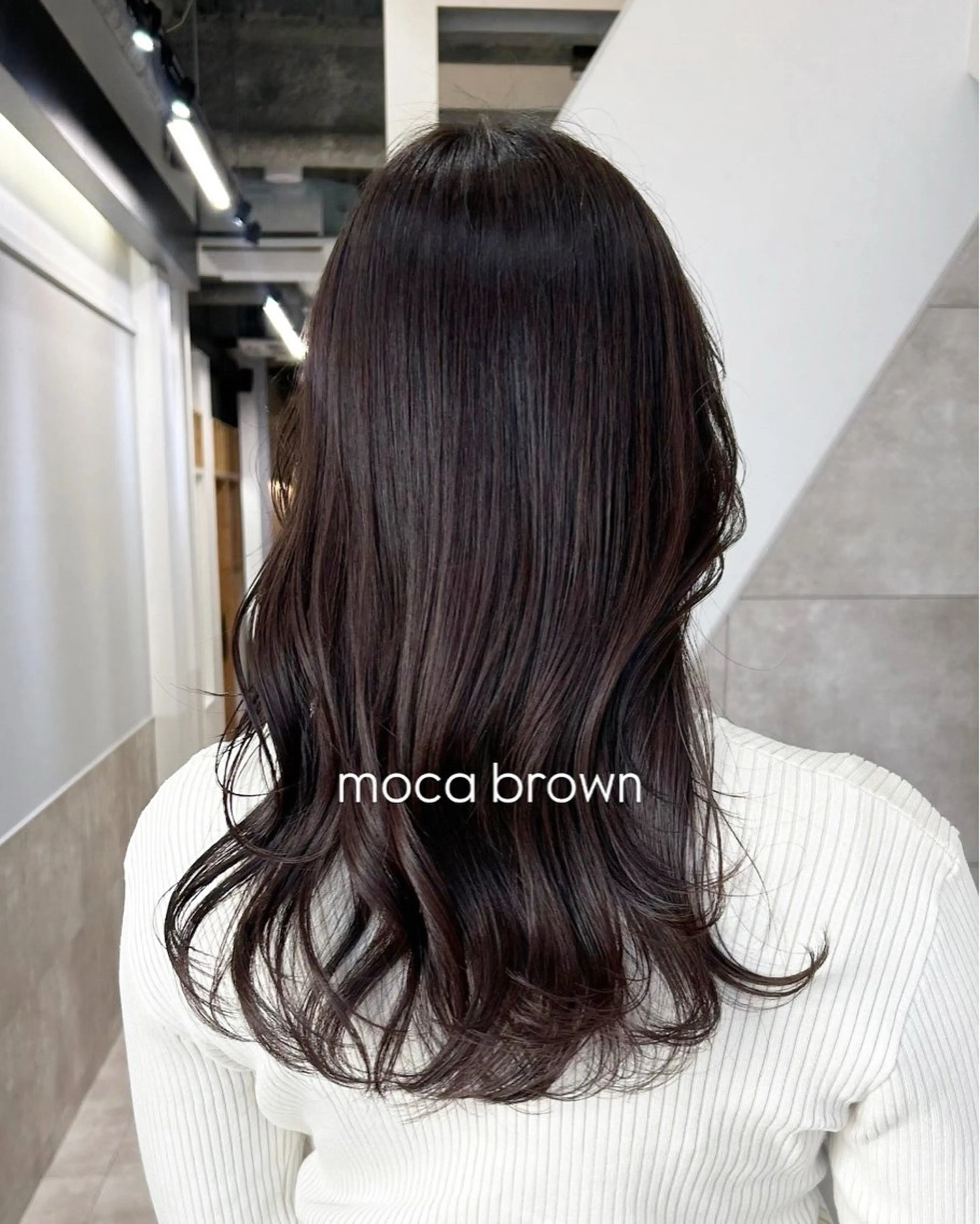 ロング カラー ブラウンカラー モカブラウン カット ヘアカラー SAKINO． ベージュカラーのヘアスタイル