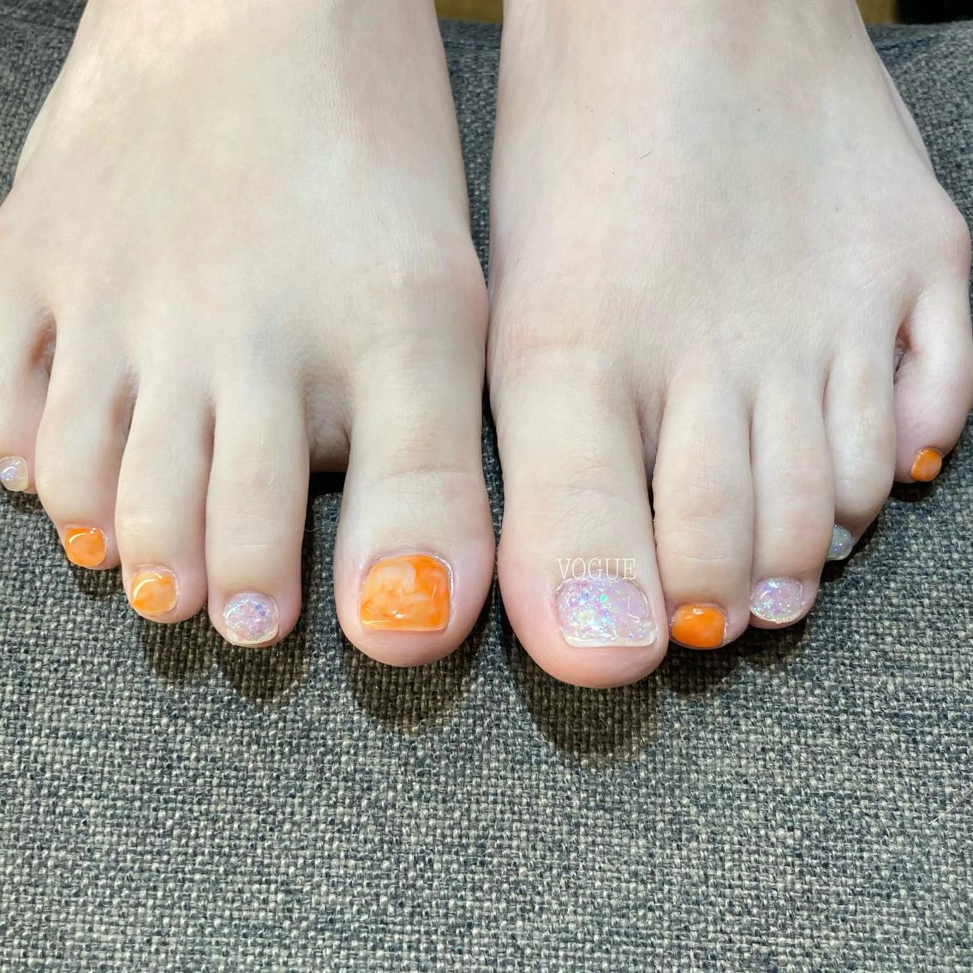 ネイル 大理石ネイル(マーブル) オレンジ VOGUE ×SWANのネイルデザイン