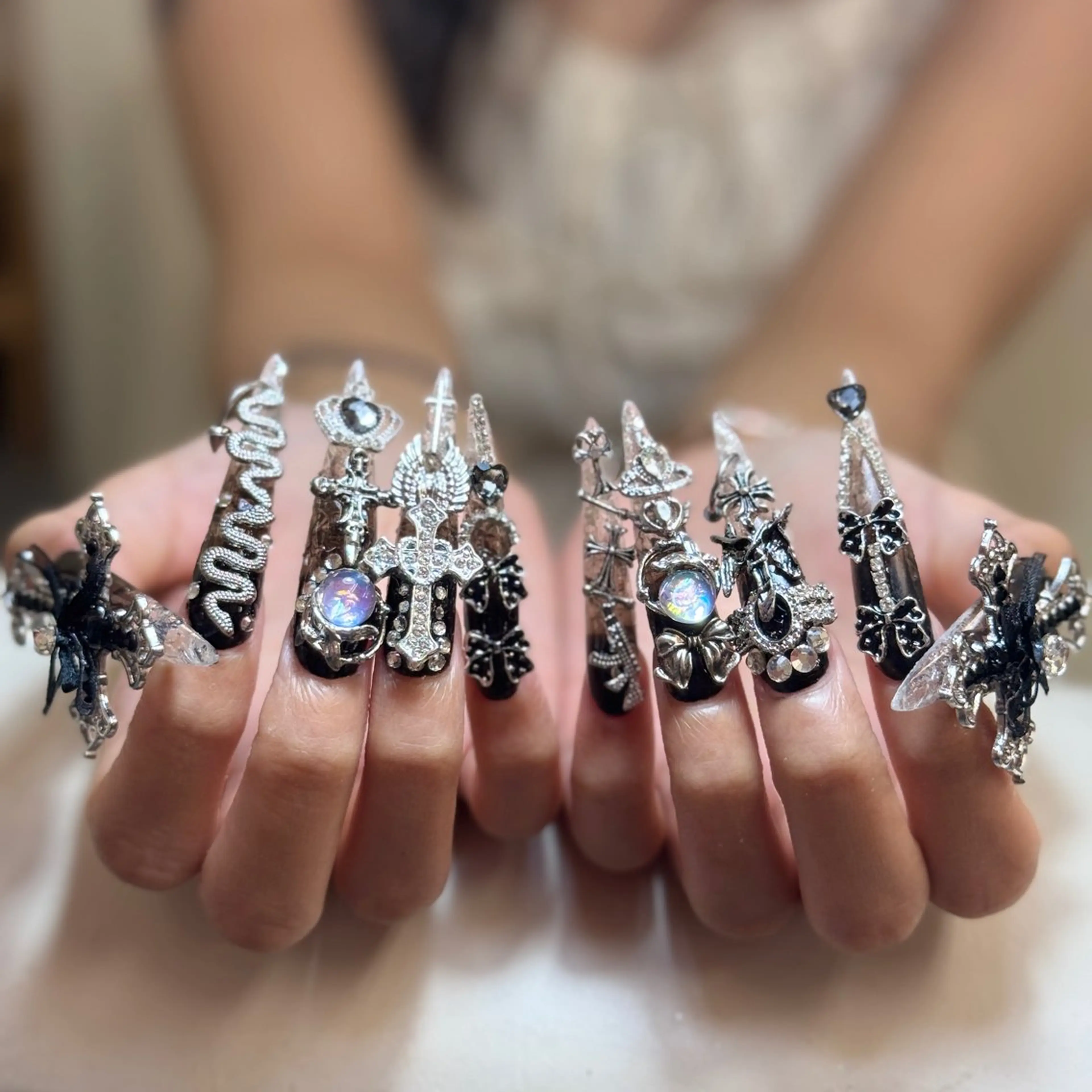 ネイル アートネイル オーロラネイル チークネイル 長さ出し フットネイル ハンドネイル Anh 高田馬場のネイルデザイン