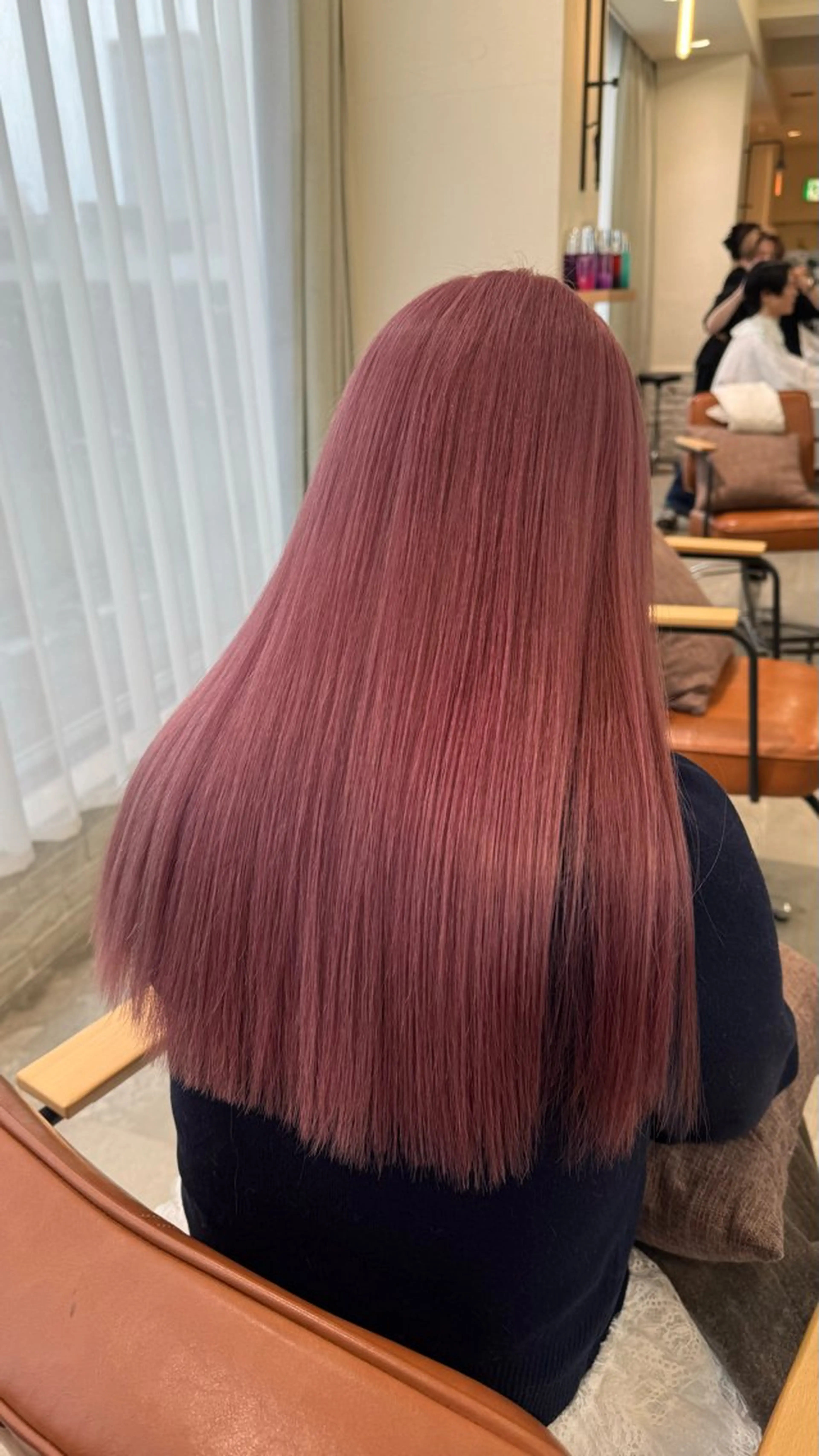 ロング ヘアカラー トリートメント i.GINZA所属・ハイトーン/透明感 カラー/レイヤーのヘアスタイル