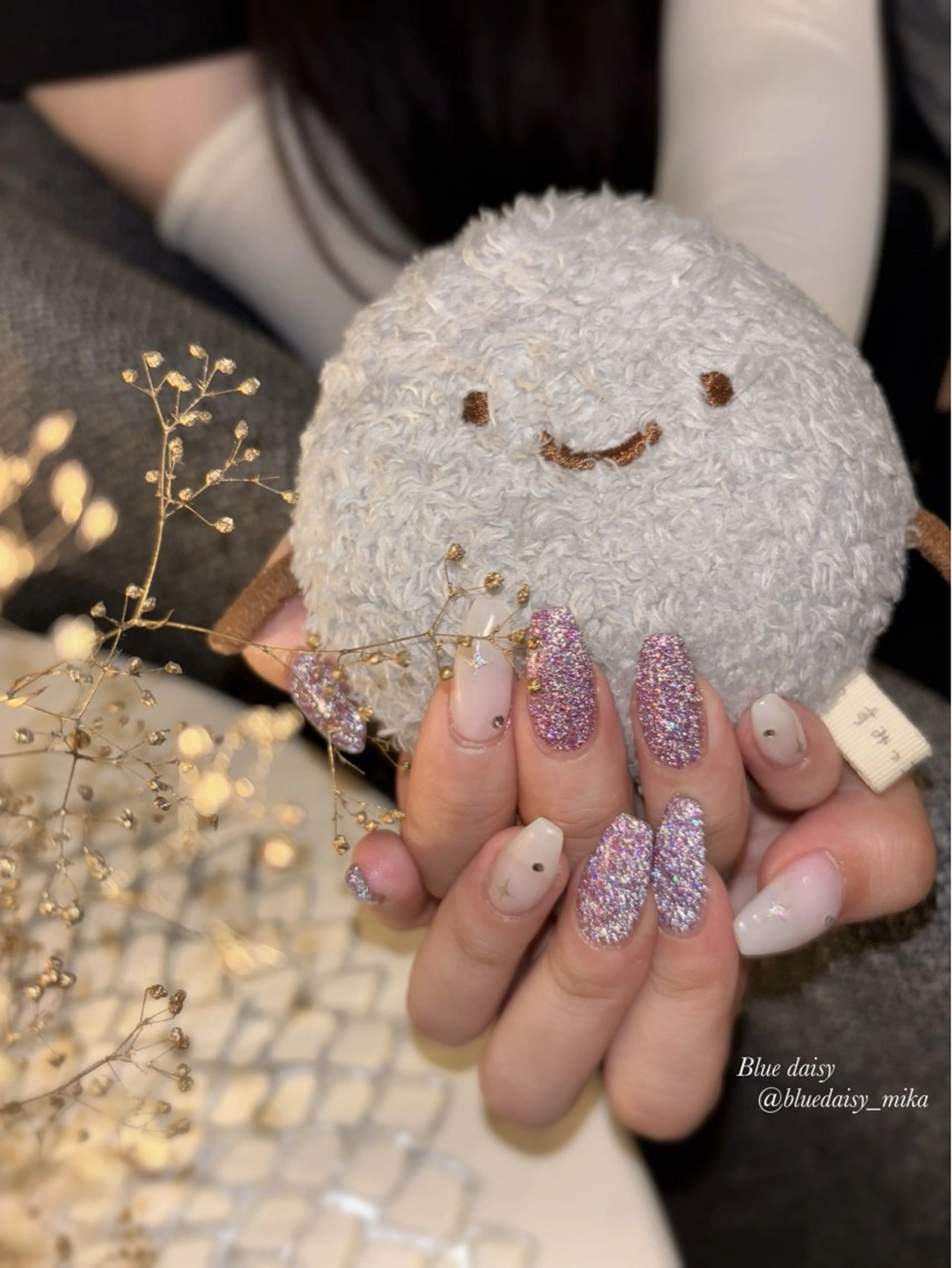 ネイル フラッシュネイル キラキラネイル ラメ(グリッター) ハンドネイル Blue daisy 栄本店のネイルデザイン