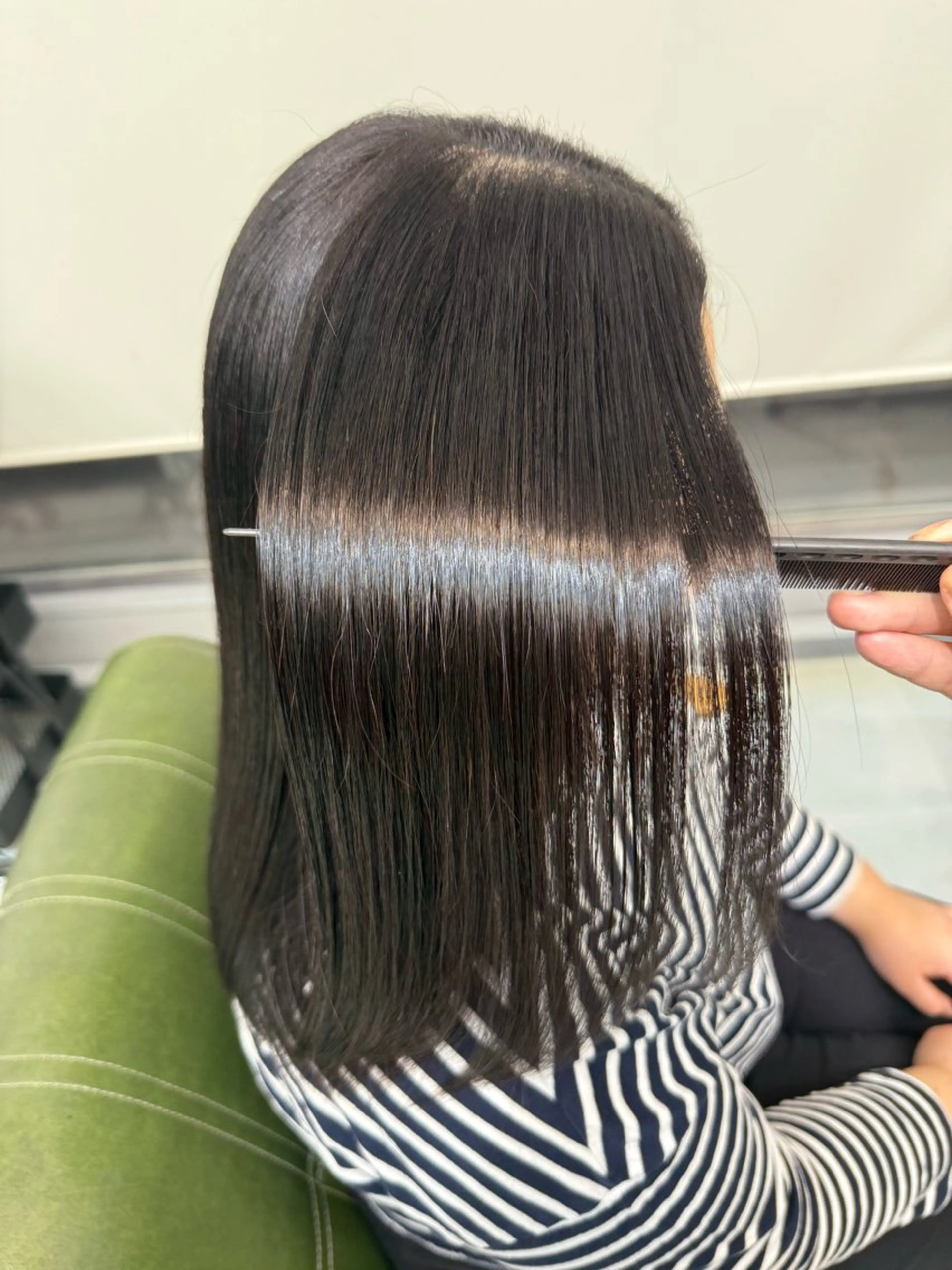 セミロング 髪質改善 縮毛矯正 トリートメント 川村 涼介のヘアスタイル