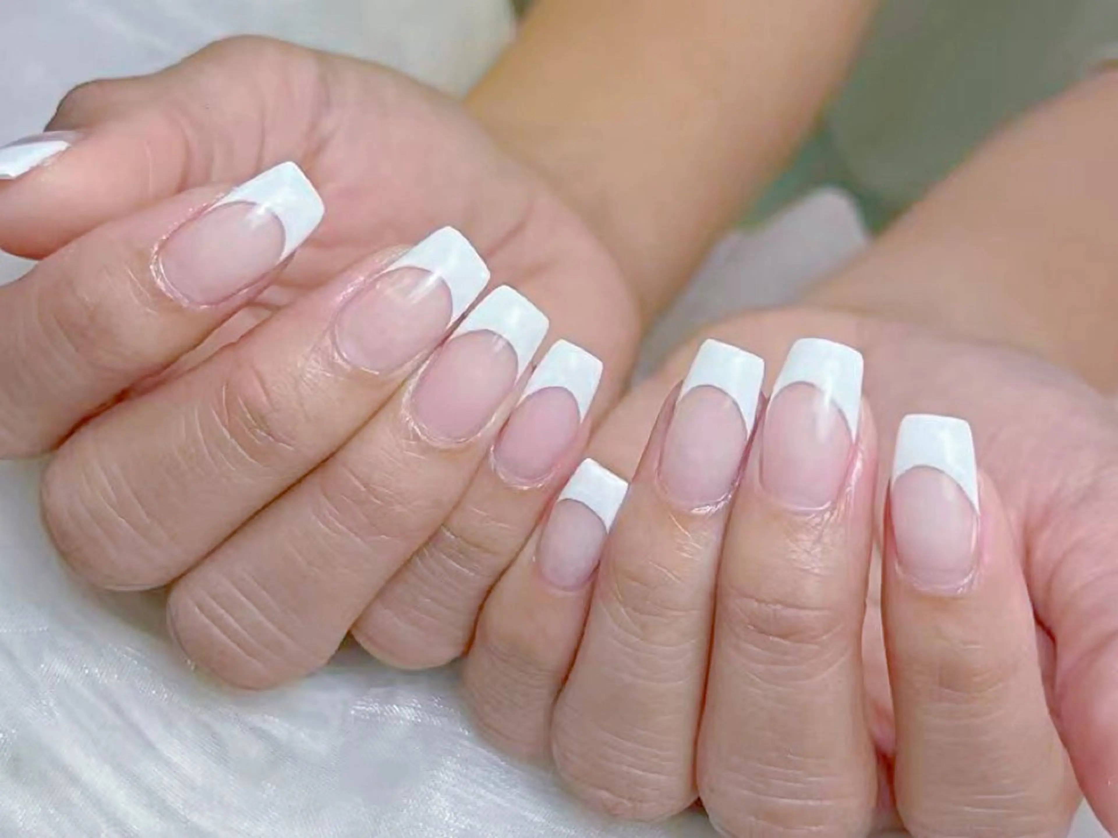 メンズ ネイル メンズ韓国風 アートネイル フレンチネイル ジェルネイル キラキラネイル ハンドネイル Bloom スカルプ専門店のネイルデザイン