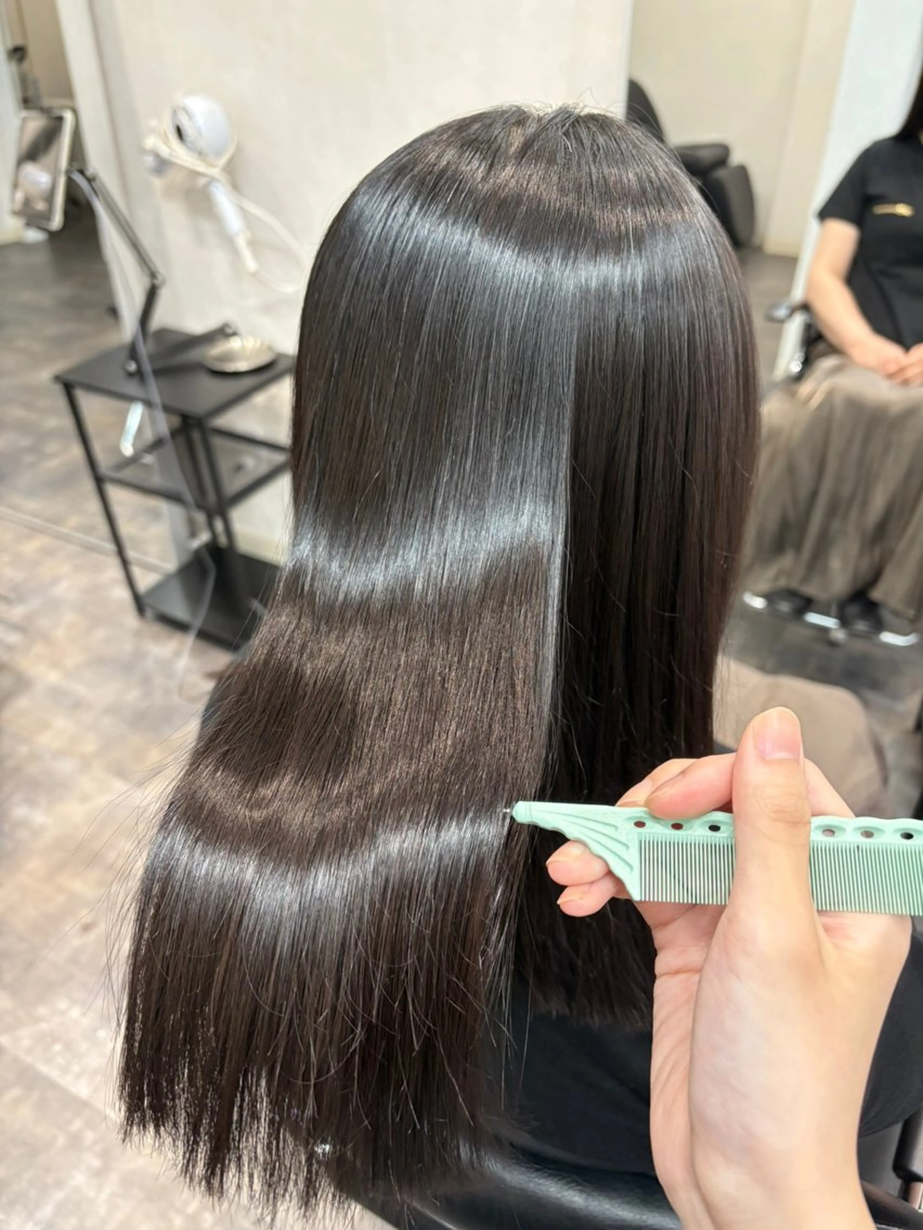 セミロング 縮毛矯正 haku【津久野店】 ERIKAのヘアスタイル