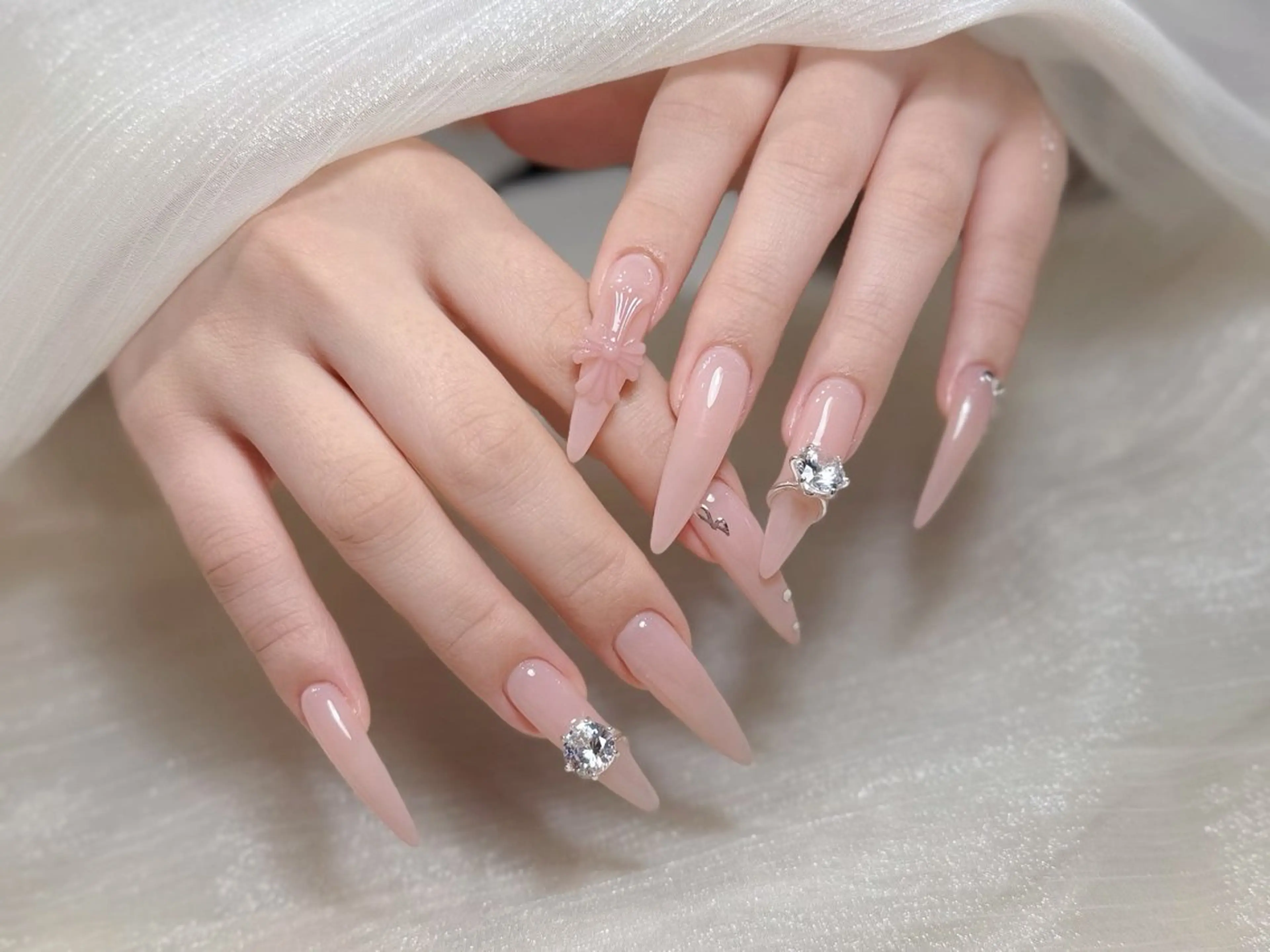 ネイル オーロラネイル チークネイル フットネイル フレンチネイル ジェルネイル ハンドネイル Havi Nailsのネイルデザイン