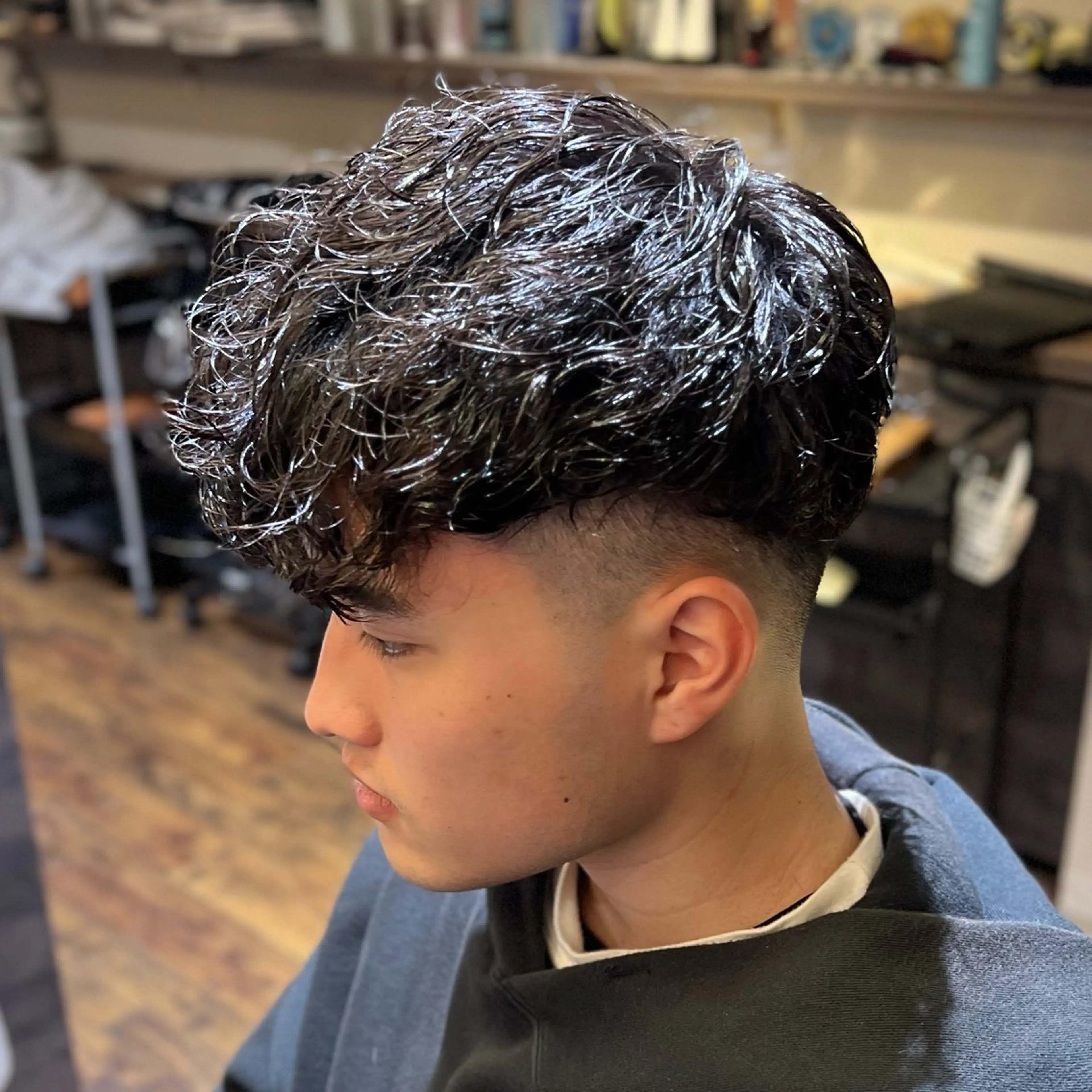 ショート パーマ メンズ フェードカット メンズパーマ スペインカール 刈り上げ カット パーマ 久保 貴大のヘアスタイル