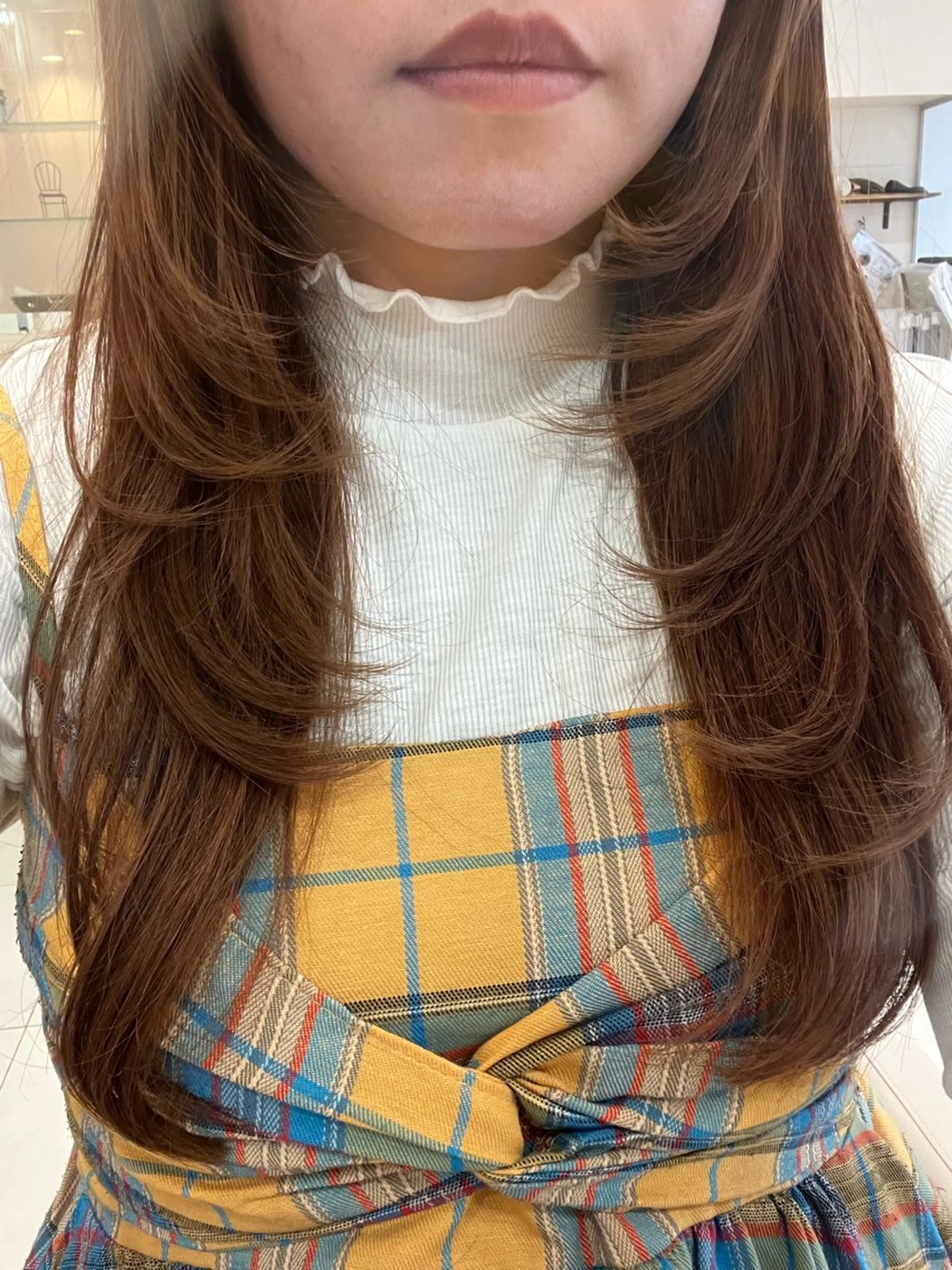 ロング 顔周りカット レイヤーカット ロング カット LiTA 友田未来のヘアスタイル