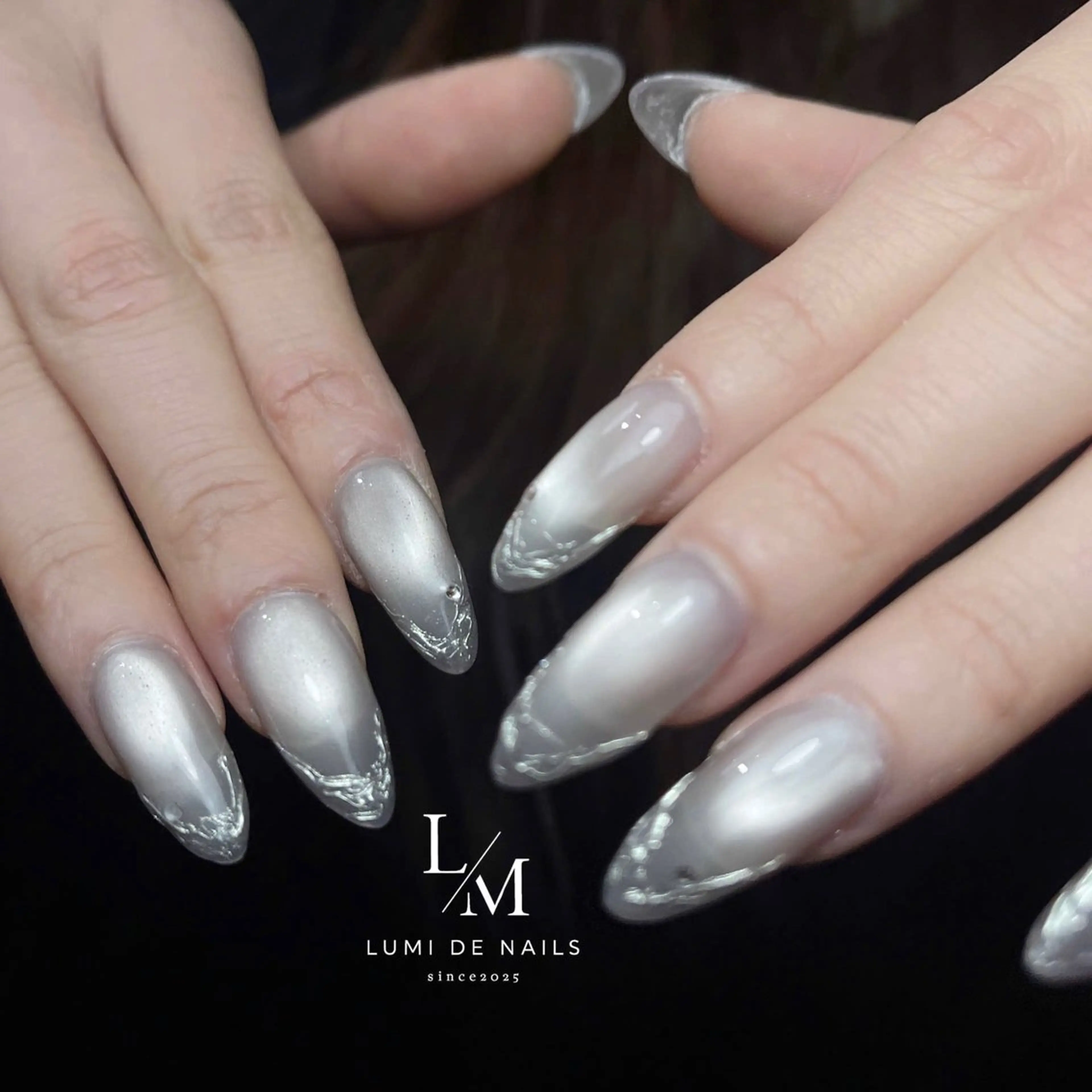 ネイル グラデーション ラメ(グリッター) マグネットネイル ミラーネイル ニュアンスネイル ハンドネイル Lumi de nailsのネイルデザイン