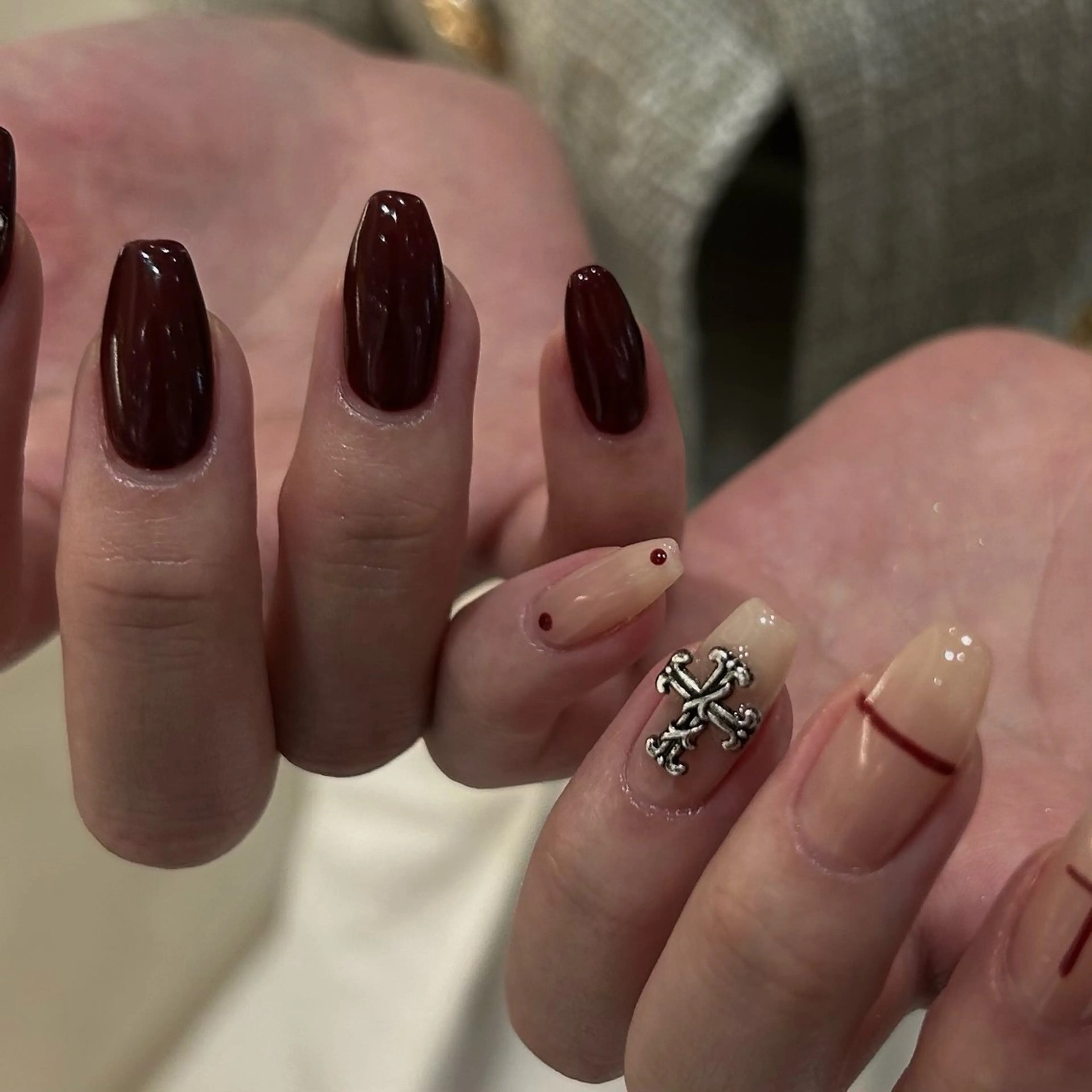 ネイル mikoto 🎀 艶々美フォルムのネイルデザイン