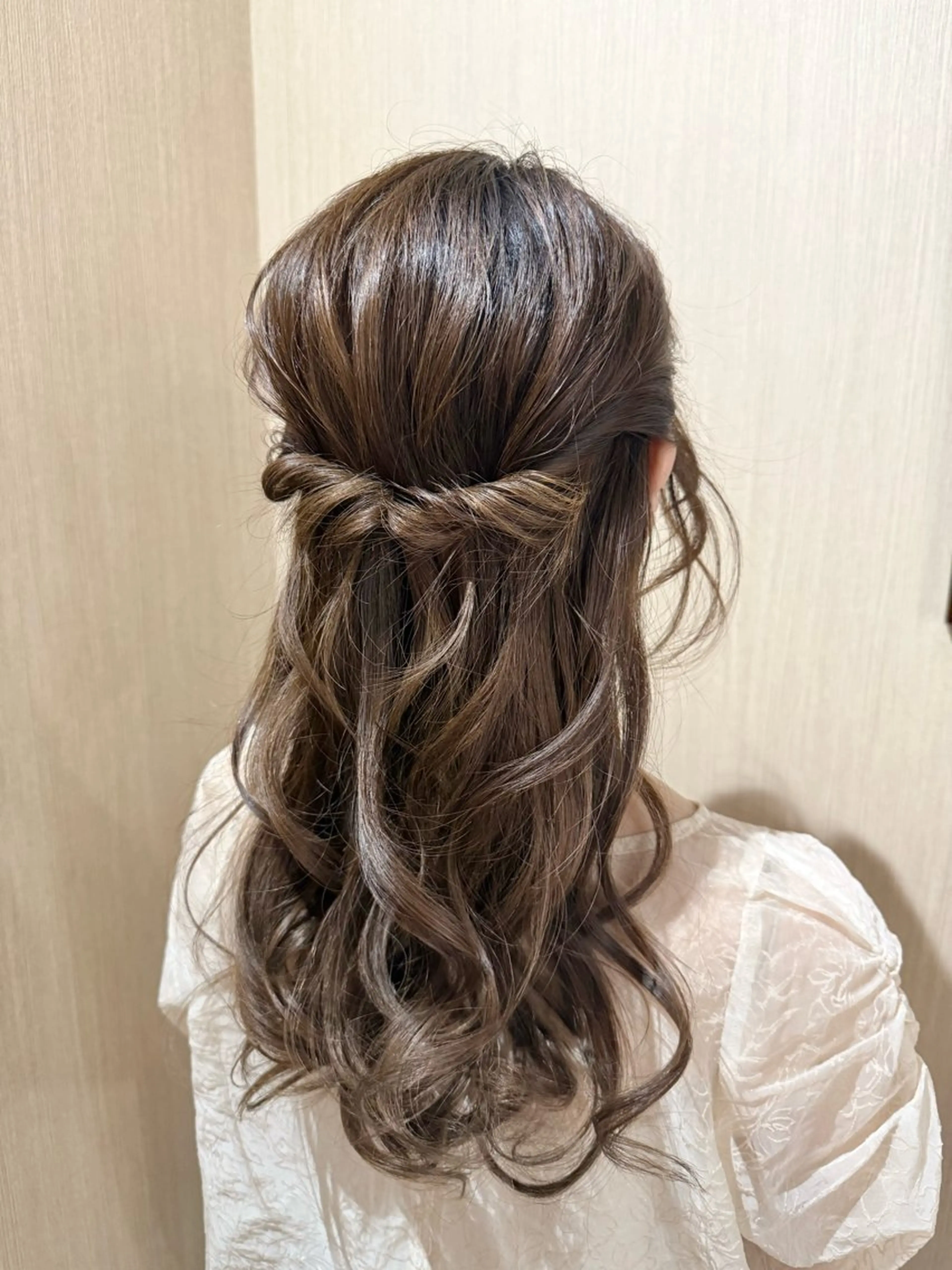 ミディアム カラー ヘアアレンジ ヘアセット 吉岡 三四朗のヘアスタイル