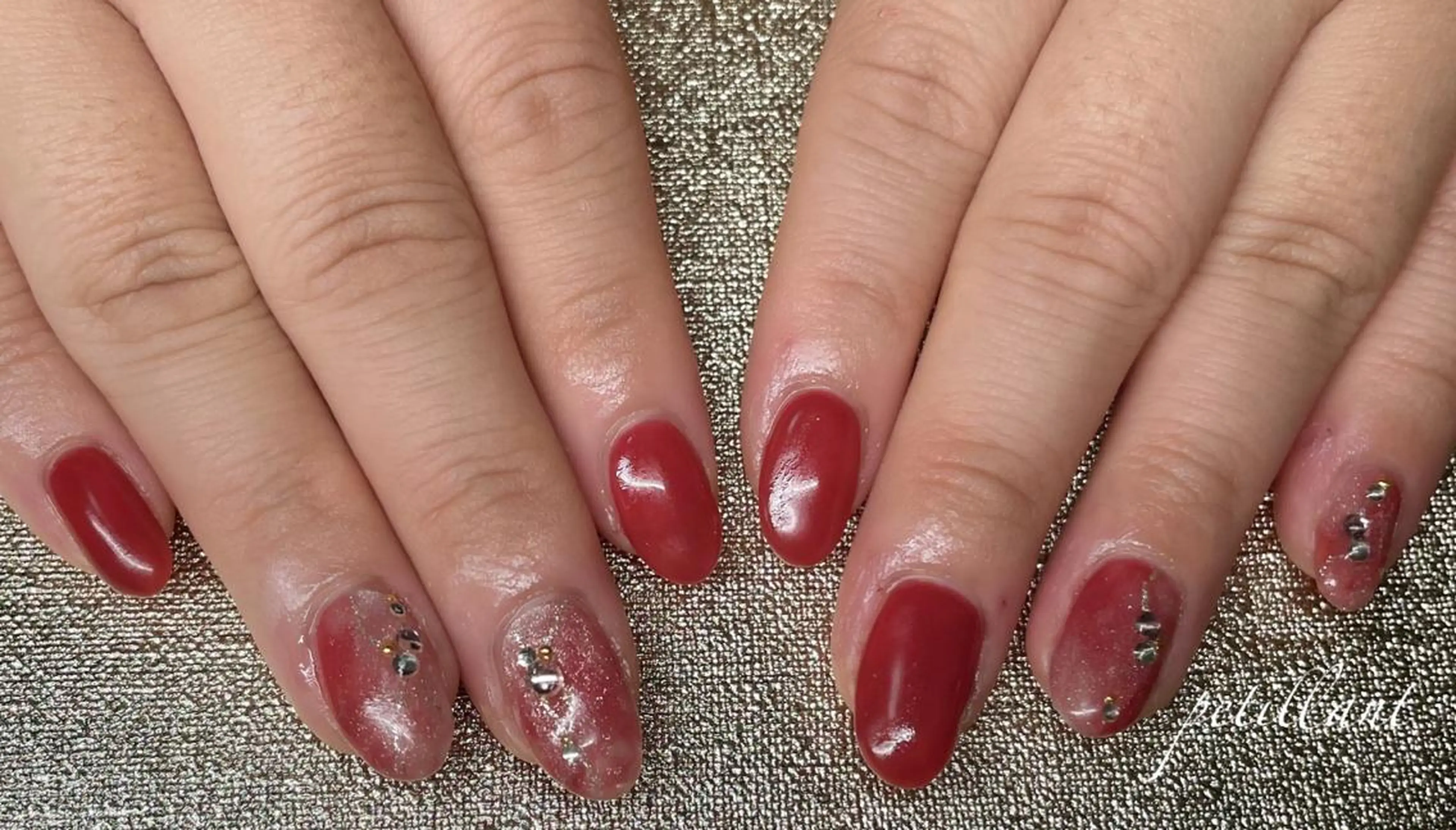 ネイル キラキラネイル 赤色 nail salon petillantのネイルデザイン