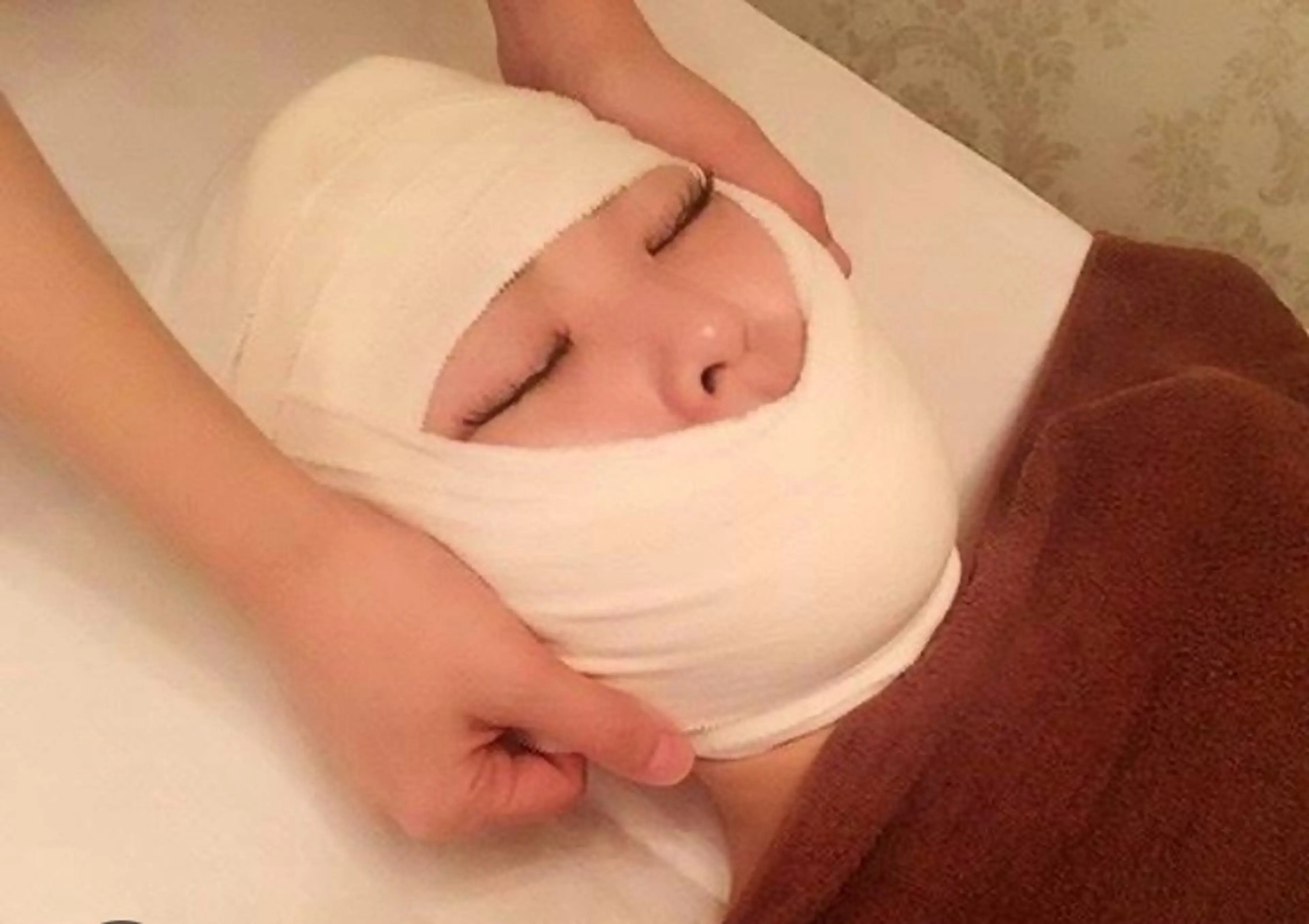 ❤️アロマ+小顔❤️ハイドラ+超音波リフト+バンテージ石膏パック60分＋全身アロマリンパ60分💚計120分¥8980の写真