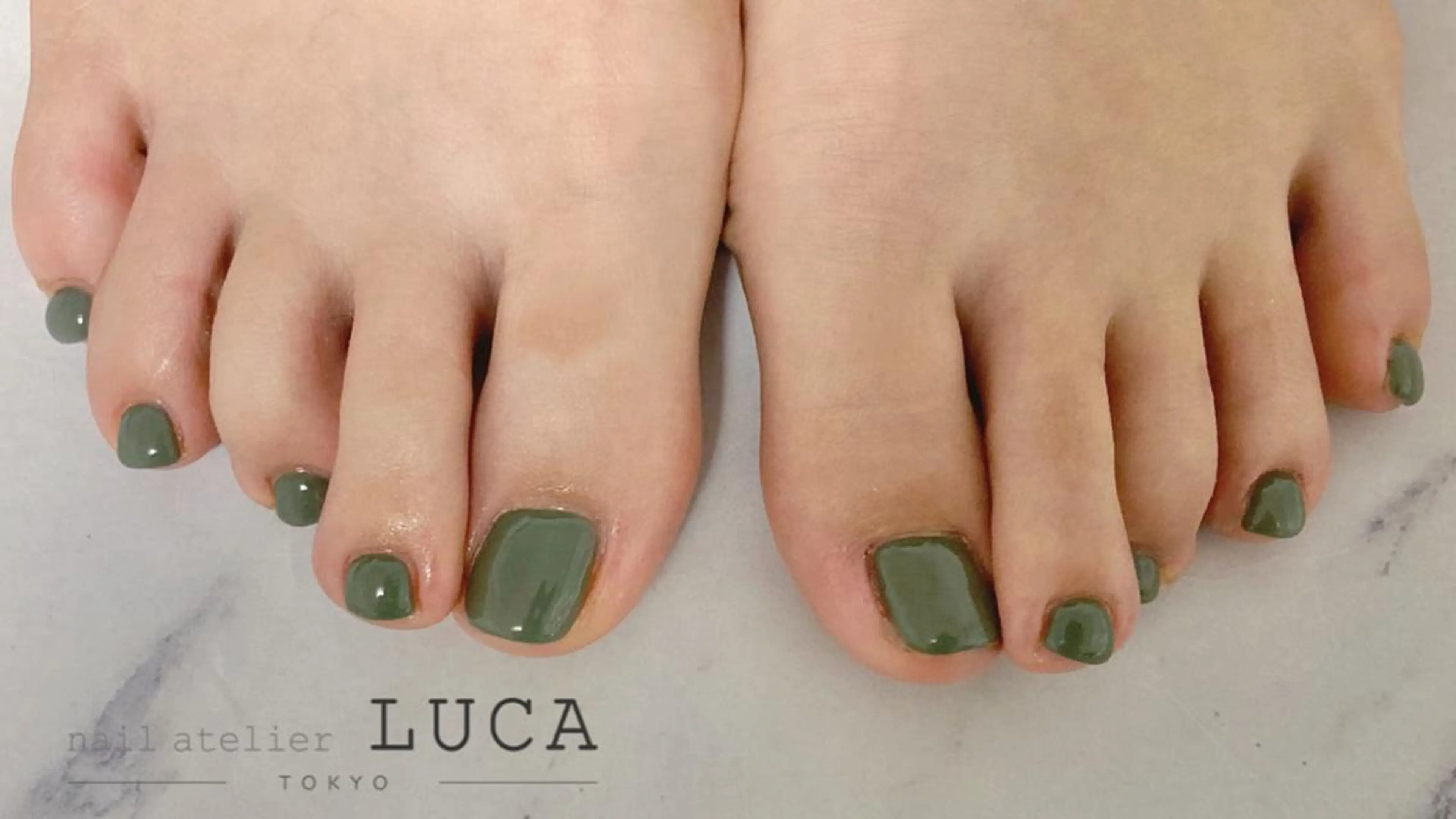 ネイル フットネイル ジェルネイル ワンカラーネイル パラジェル ネイルアトリエルカ スタッフのネイルデザイン
