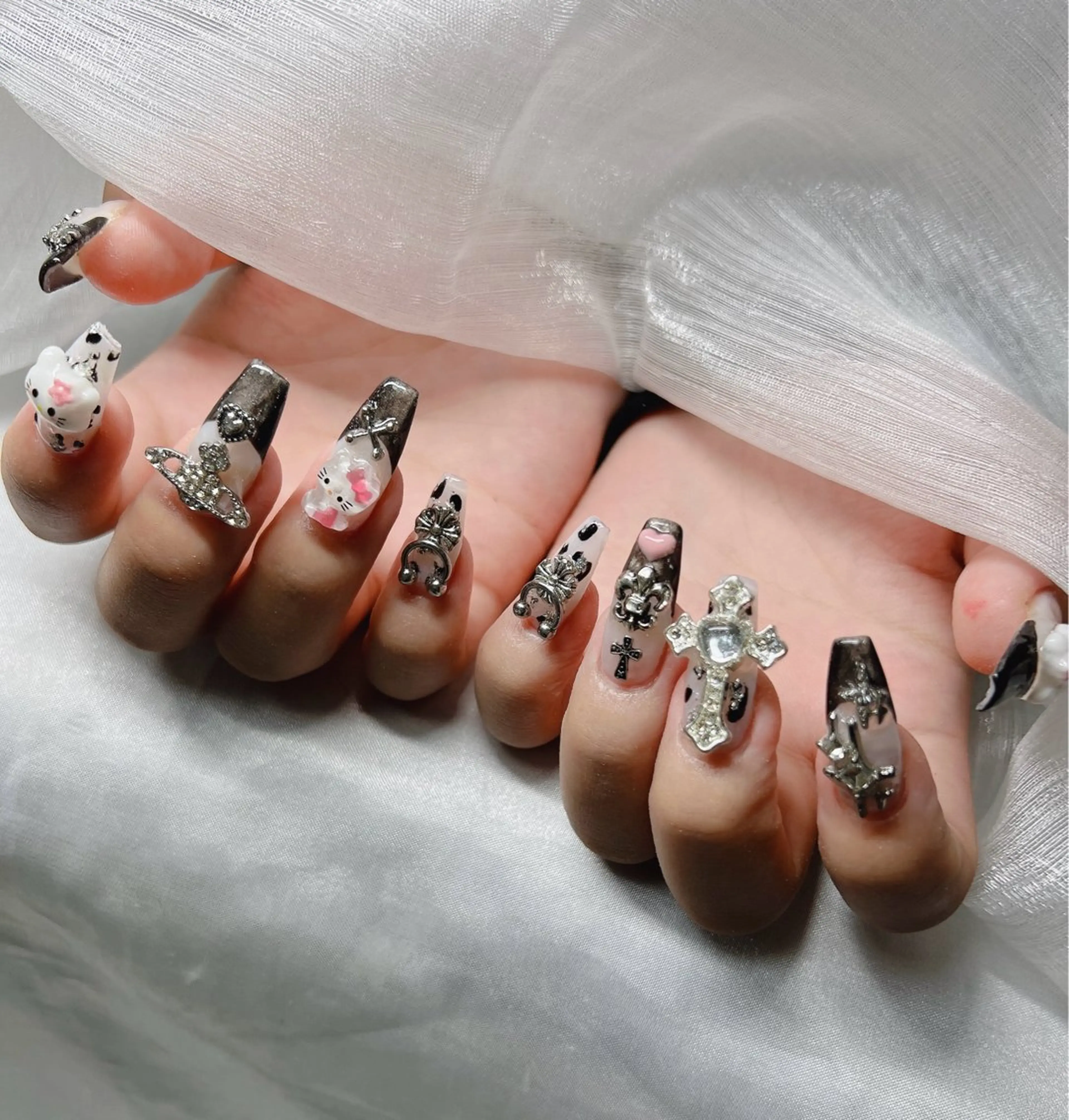 ネイル ハンドネイル Lee Nailsのネイルデザイン