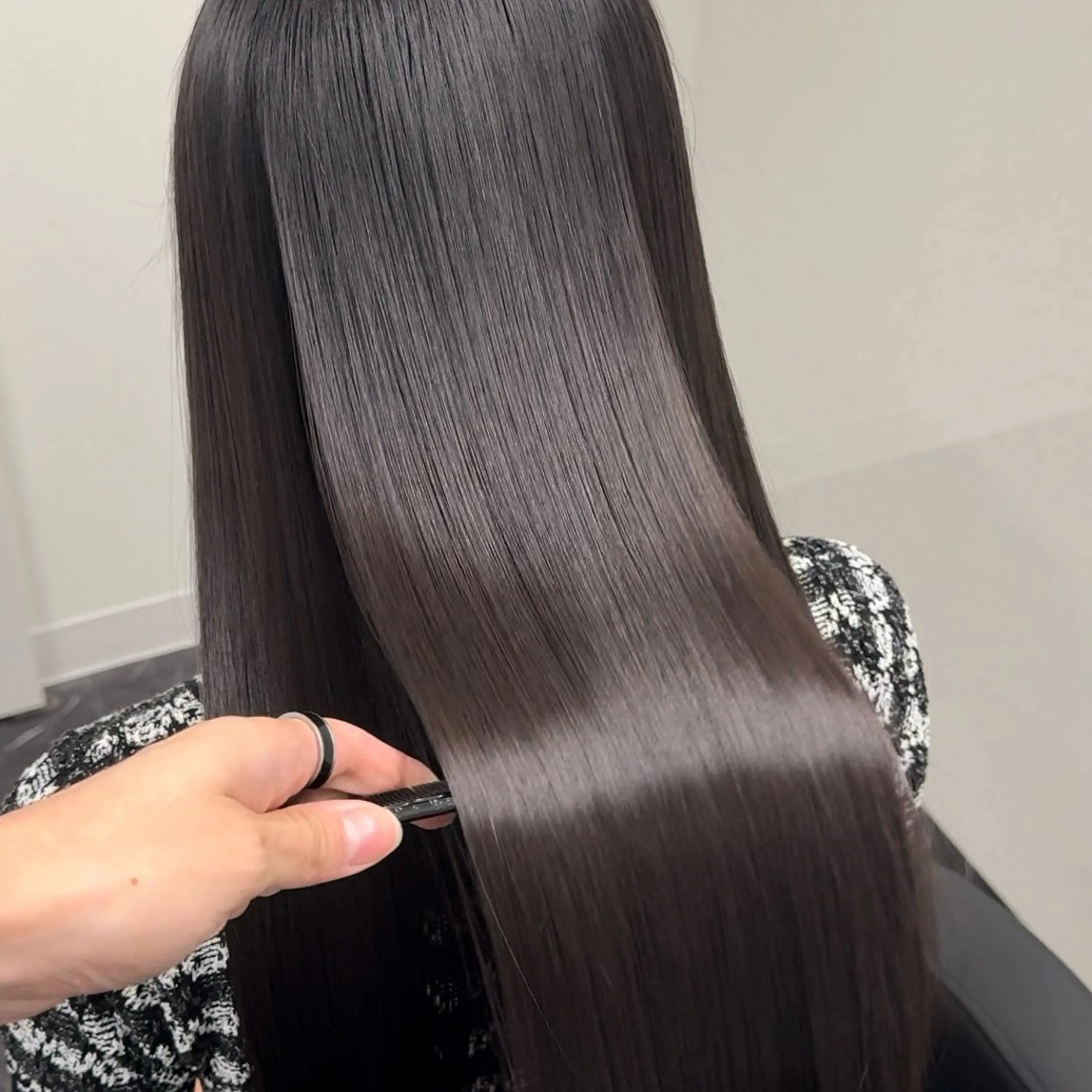 カット 縮毛矯正 ケアブリーチ/ 髪質改善/上質艶髪のヘアスタイル