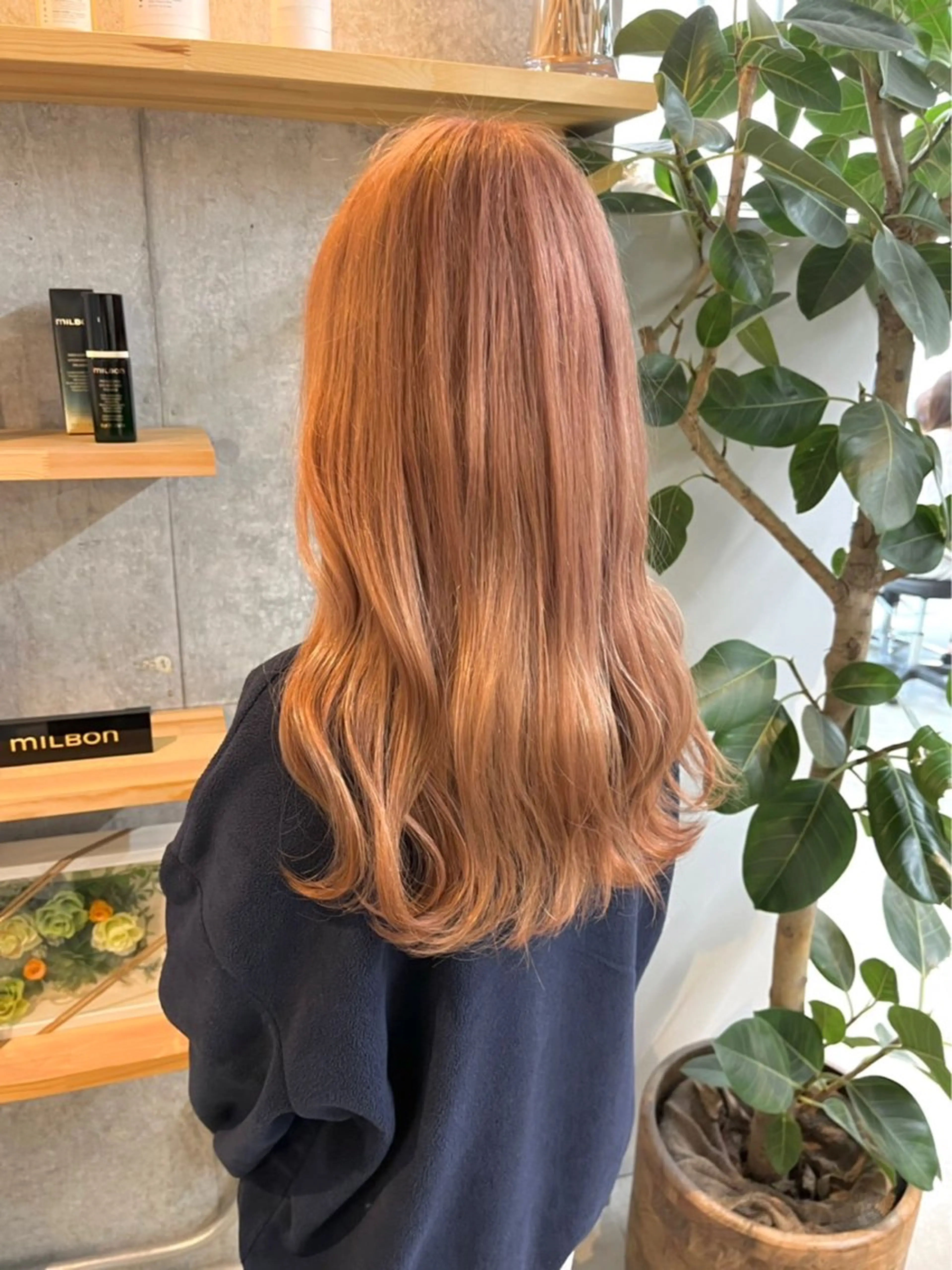 ロング カラー KOTOMI .のヘアスタイル