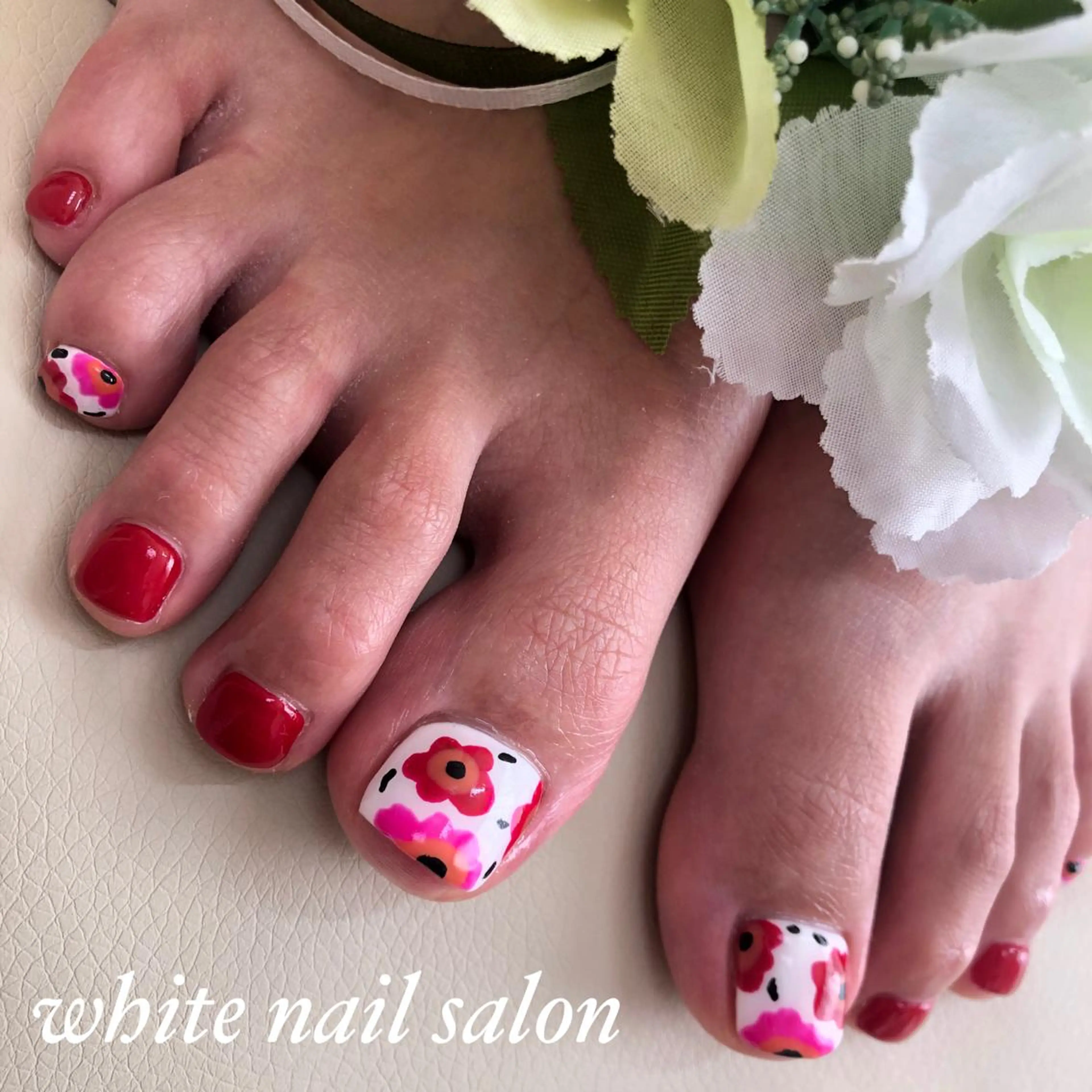 ネイル フットネイル ジェルネイル ハードジェル オフィスネイル スカルプネイル フットネイル white nail salonのネイルデザイン