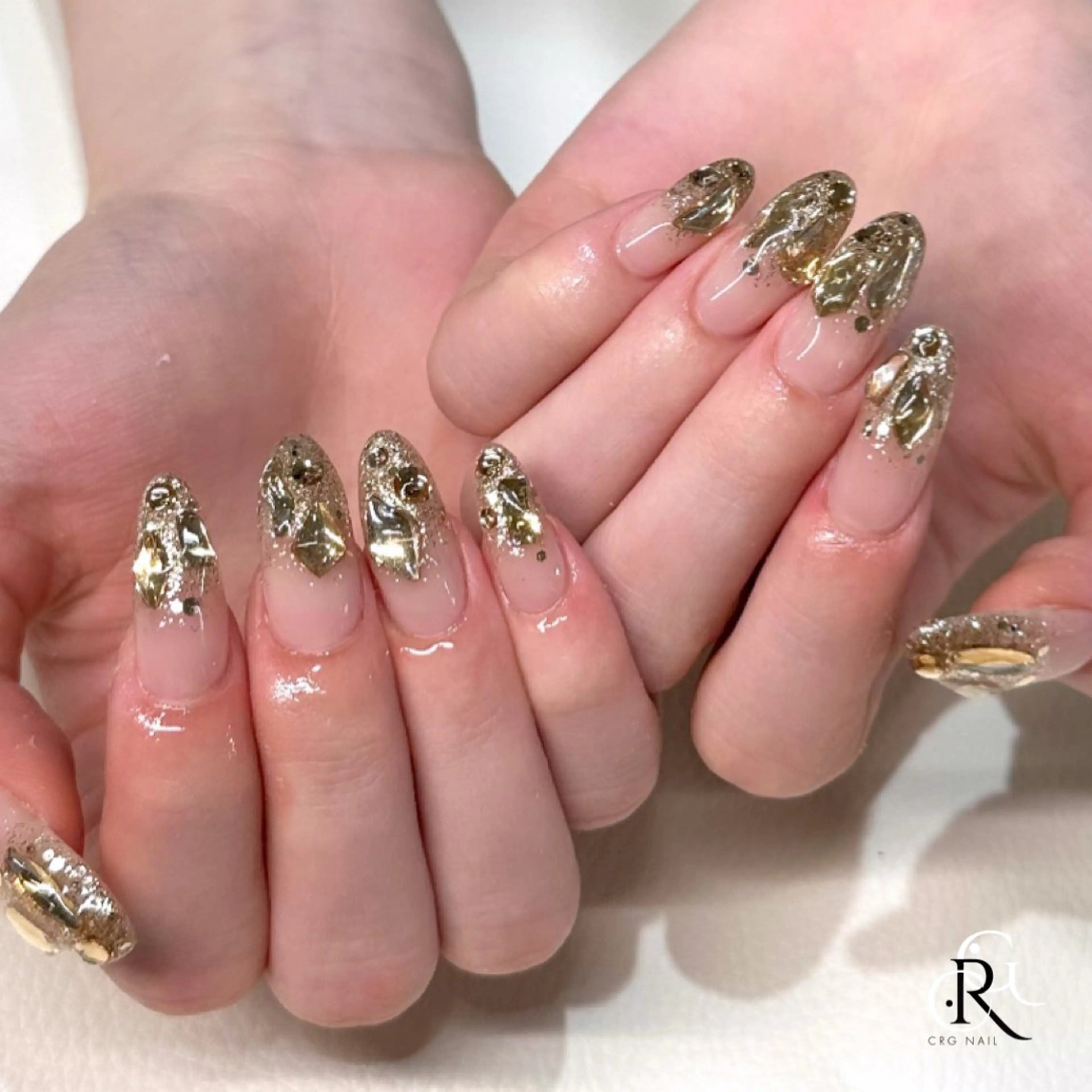 ネイル ゴールド ラメ(グリッター) ストーンネイル ハンドネイル 美フォルム✨ CRG RURIのネイルデザイン