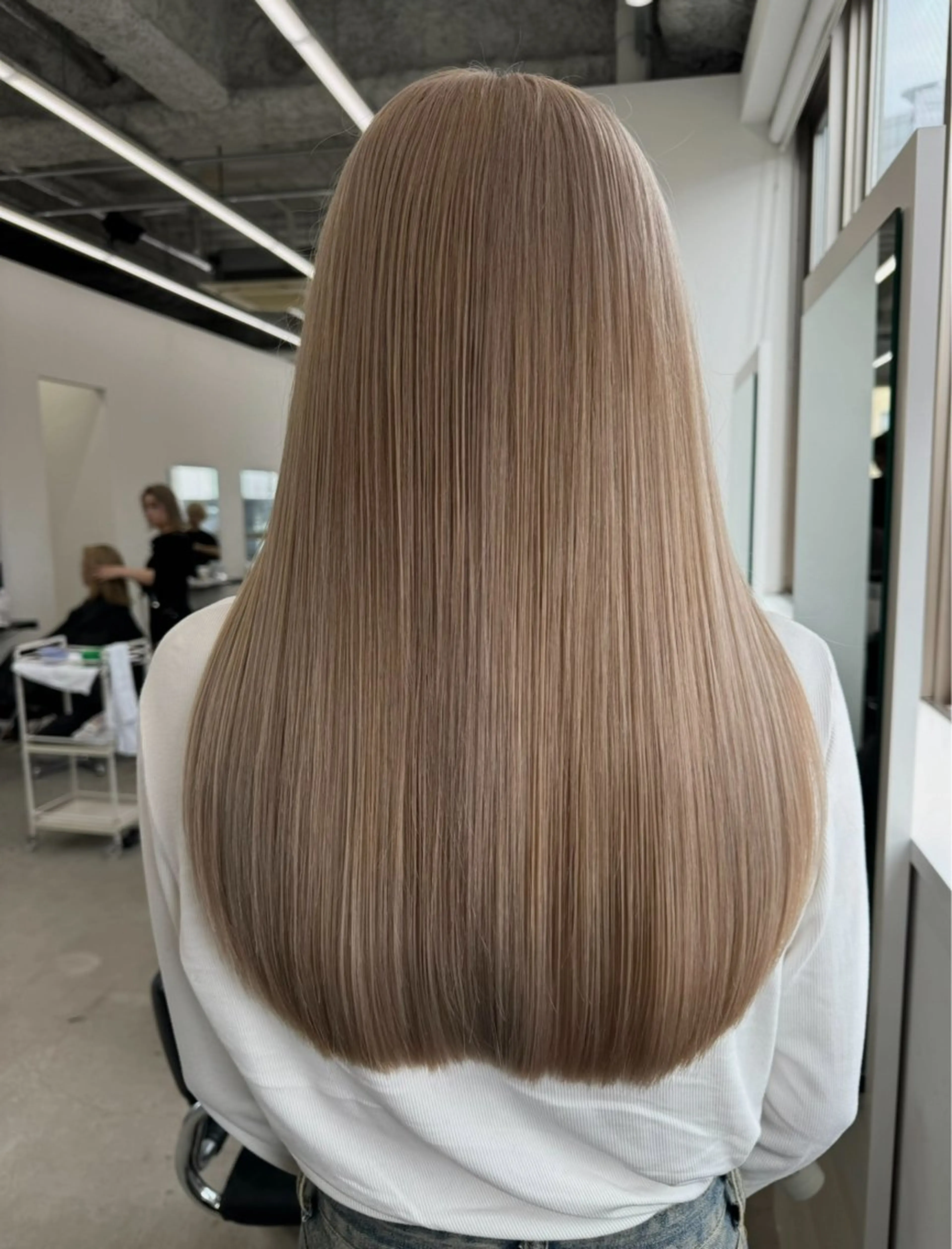 ロング カラー ヘアカラー 新美 蓮のヘアスタイル