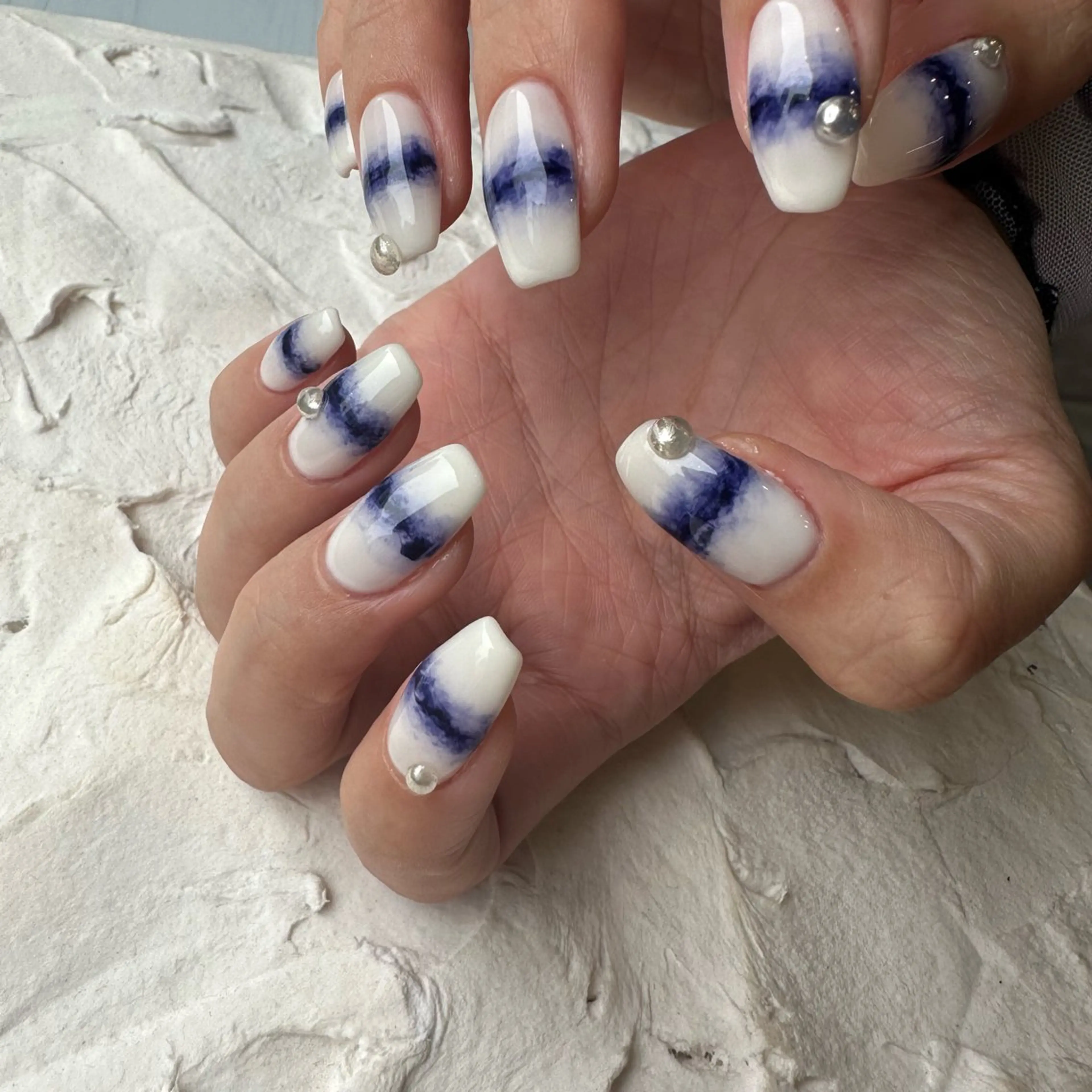 ネイル マグネットネイル ニュアンスネイル ハンドネイル Natsuko 🪼のネイルデザイン