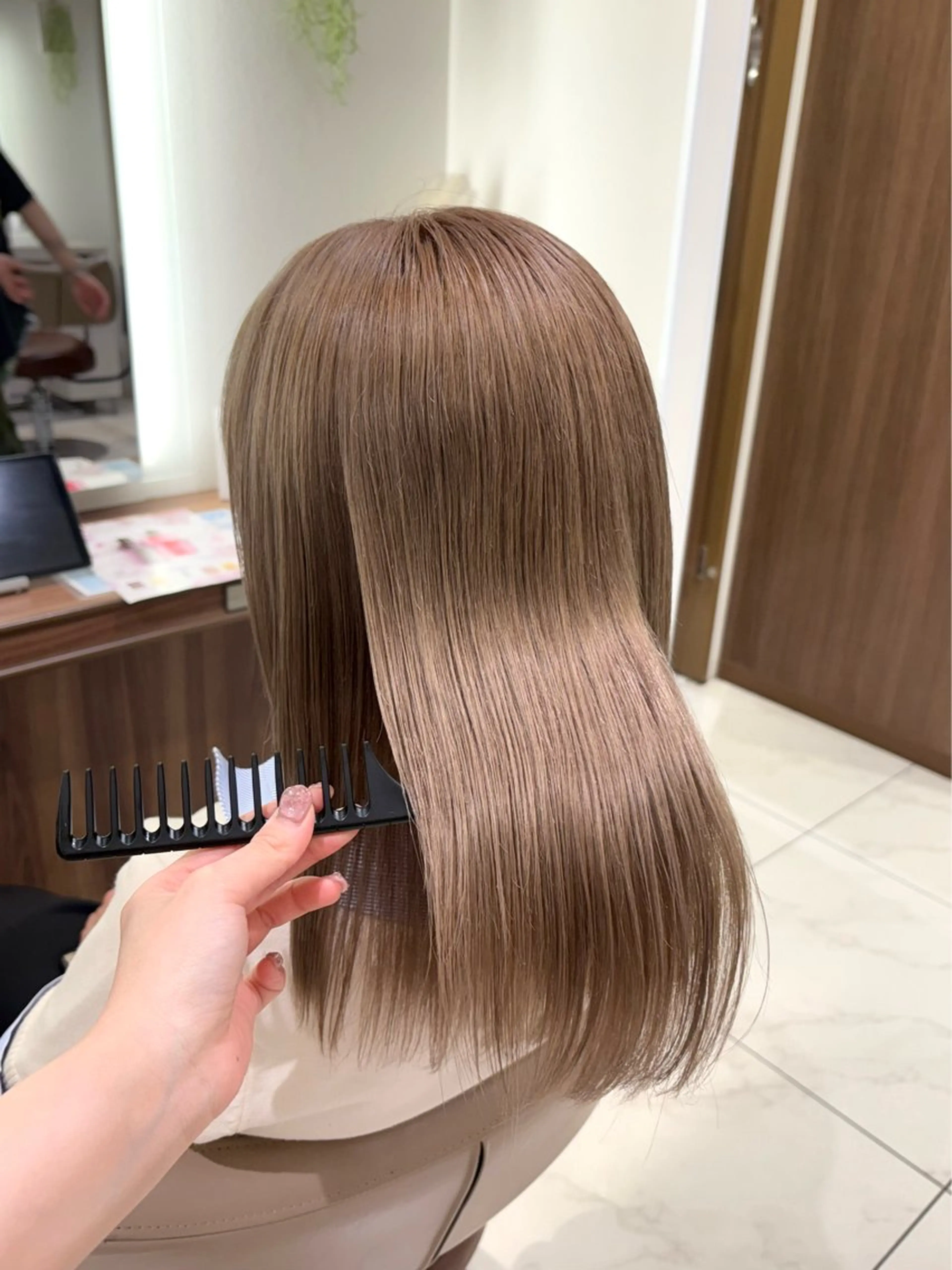 【ミニモ学割】✨人気No.2ブリーチカラー✨　「ケアブリーチ+オンカラー」23500→9900の写真