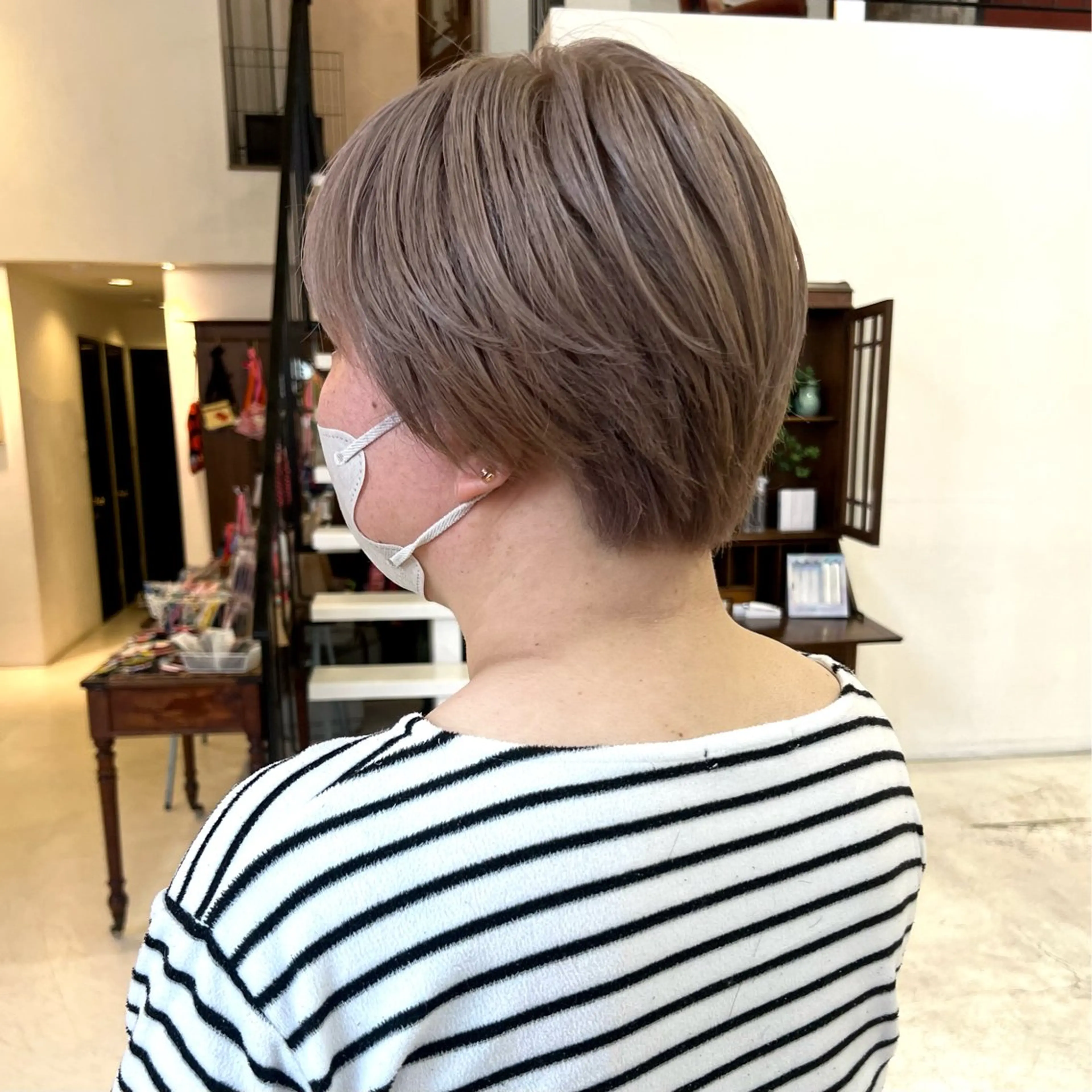 ショート カット ヘアカラー トリートメント 金城 愛海のヘアスタイル